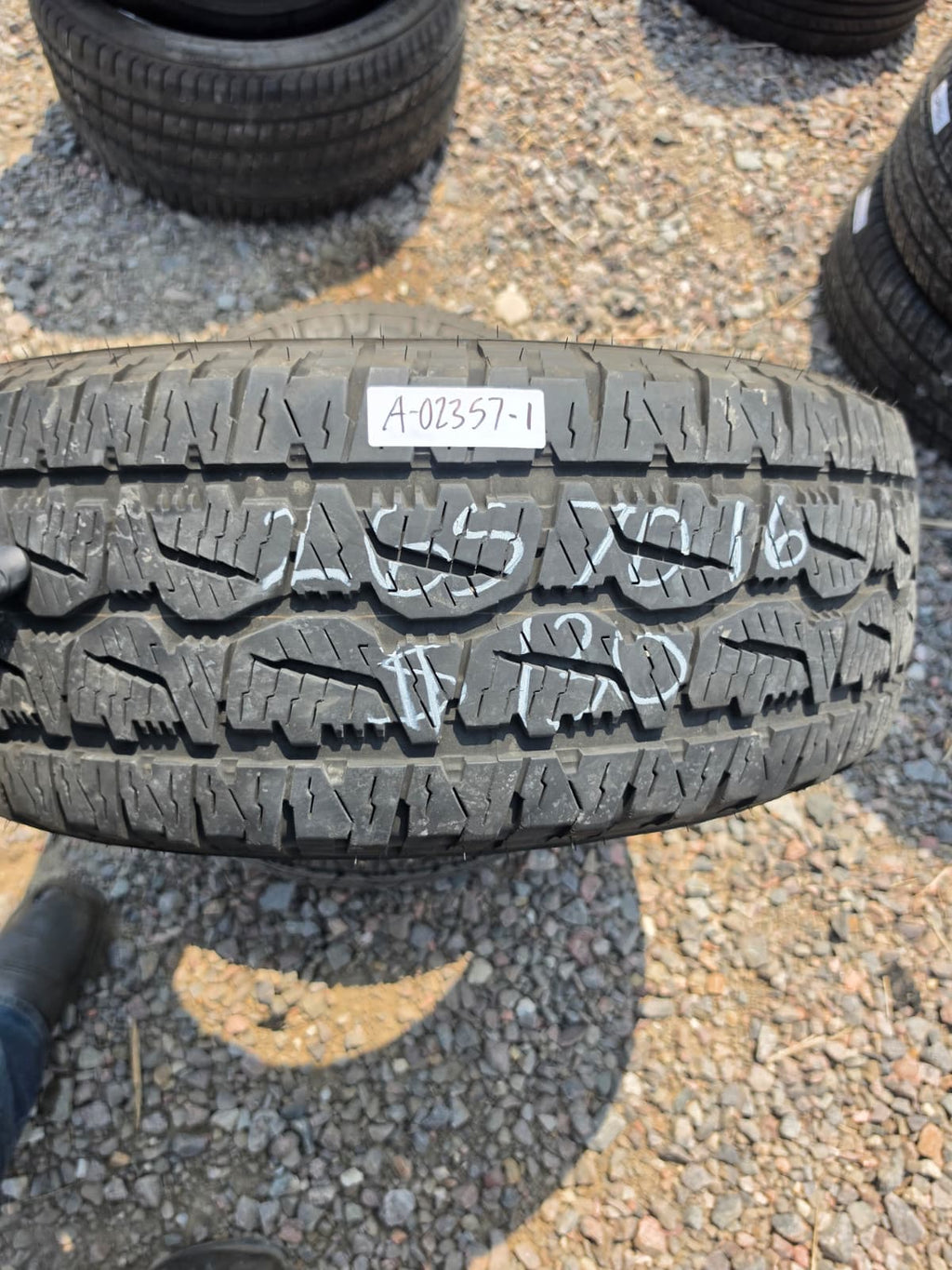 265/70R16 Pair (2 Used Tires) Bridgestone Dueler