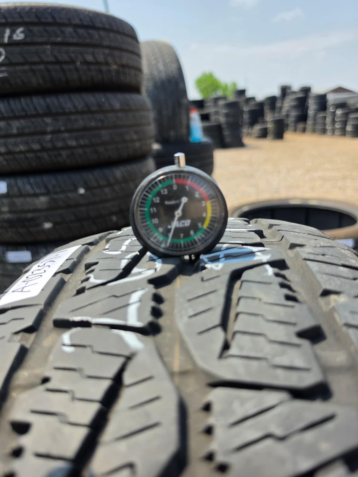 265/70R16 Pair (2 Used Tires) Bridgestone Dueler