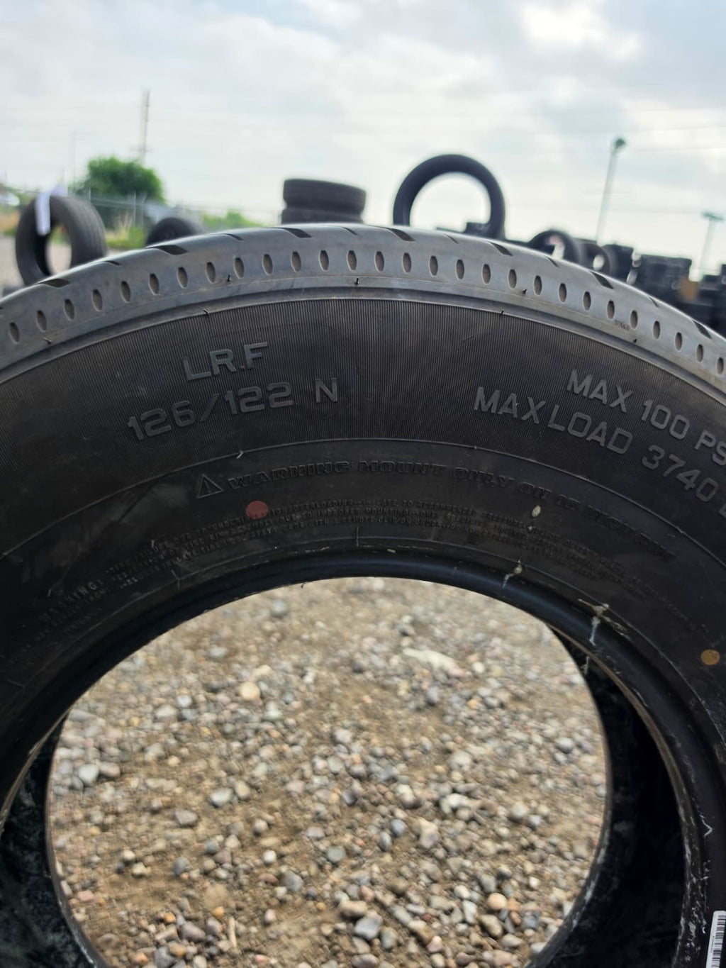 ST23580R16 Single (1 Used Tire) Gladiador Qr25 TS