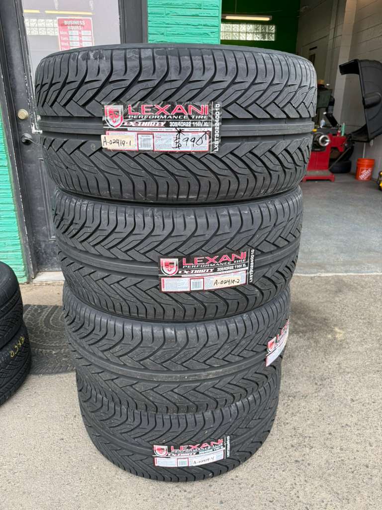 305/40R22 Set (4 Brand New Tires!!) Lexani LX Thirty