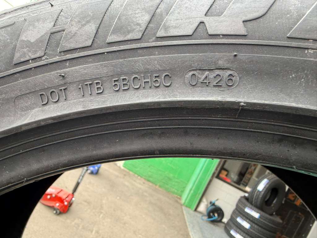 305/40R22 Set (4 Brand New Tires!!) Lexani LX Thirty