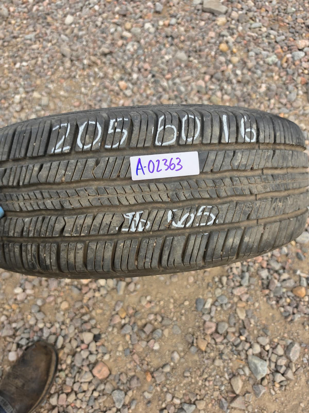 205/60R16 Single (1 Used Tire) Bfgoodrich Advantage