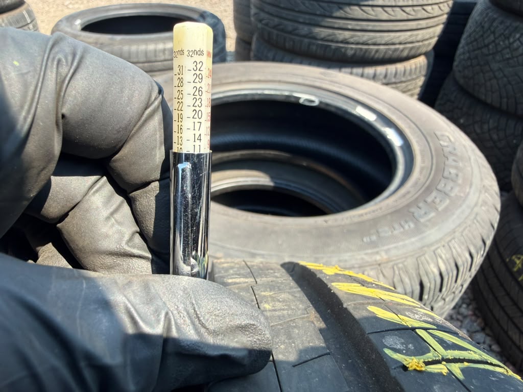 215/65R16C Pair (2 Like New Tires!!) Continental Vanco2