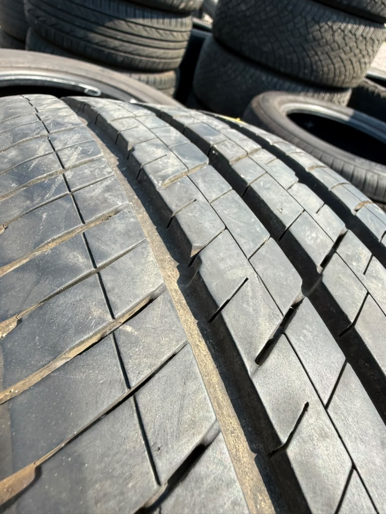 215/65R16C Pair (2 Like New Tires!!) Continental Vanco2