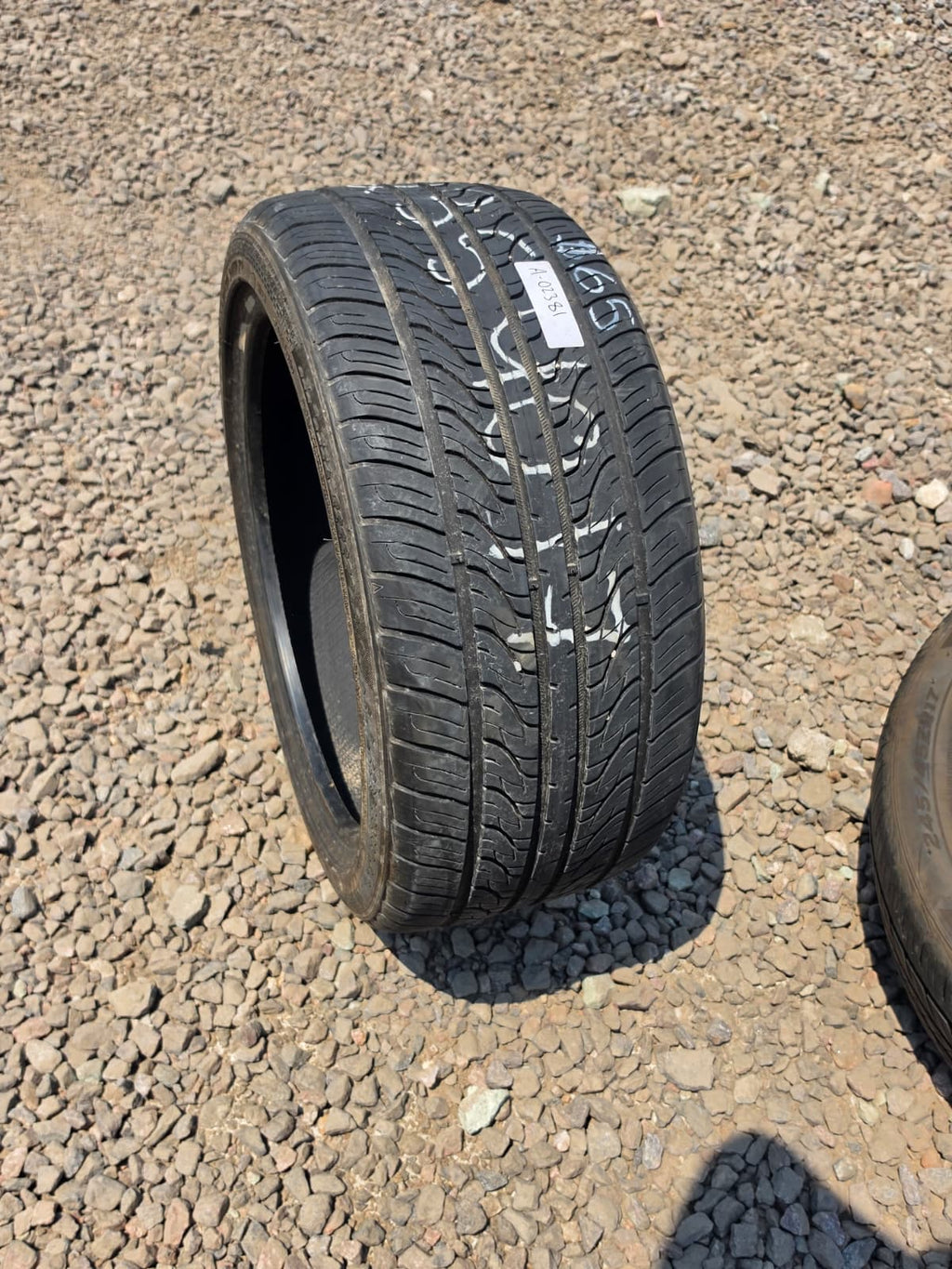 235/40R17 Single (1 Used Tire) Vercelli Strada