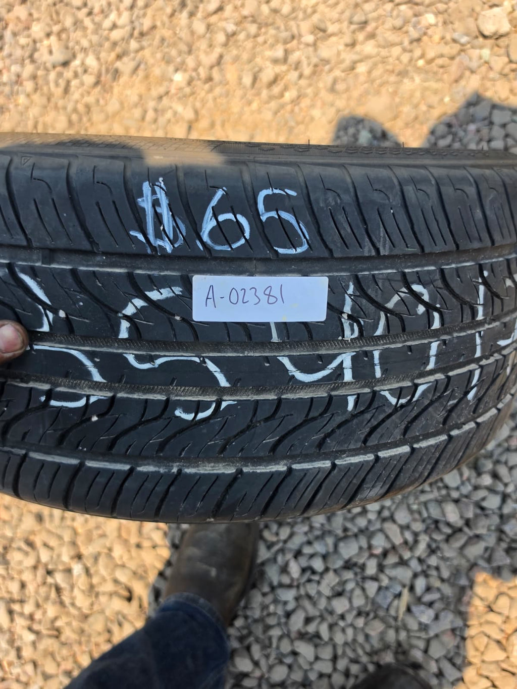 235/40R17 Single (1 Used Tire) Vercelli Strada