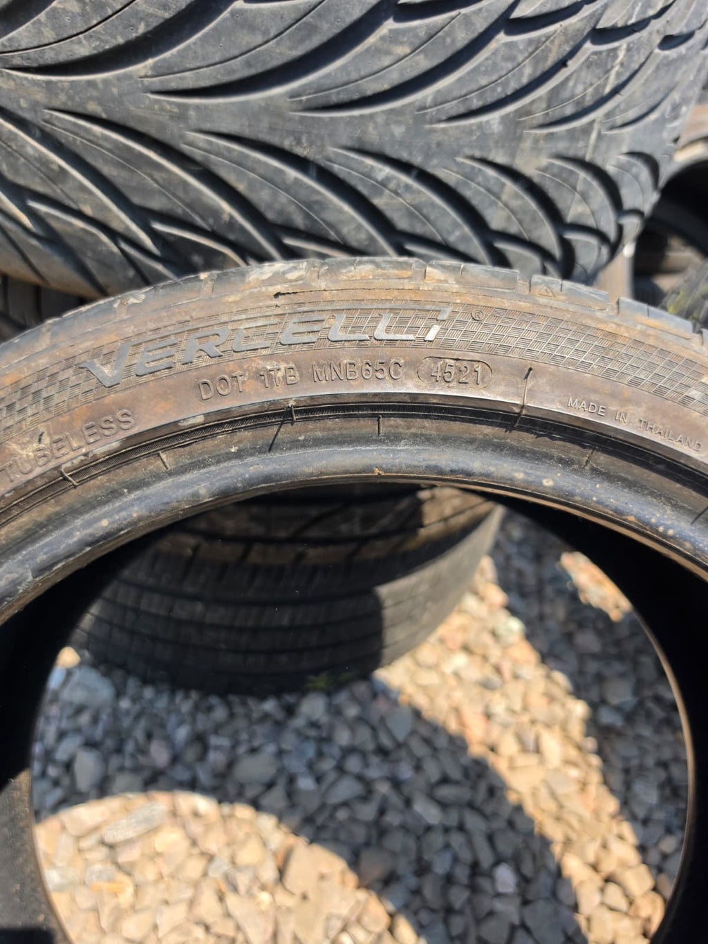 235/40R17 Single (1 Used Tire) Vercelli Strada