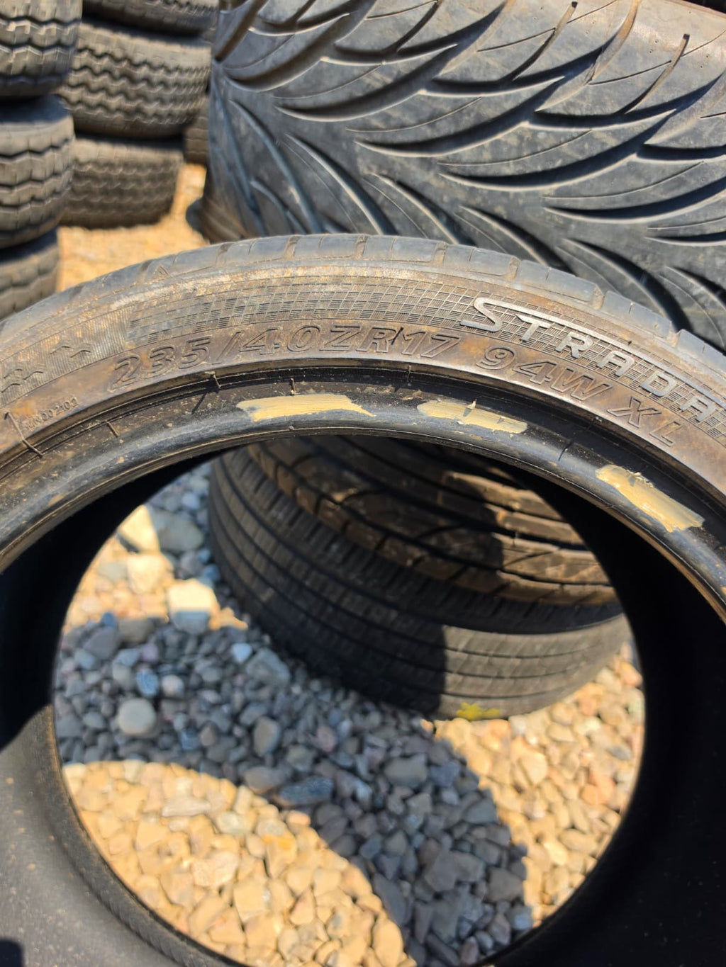 235/40R17 Single (1 Used Tire) Vercelli Strada