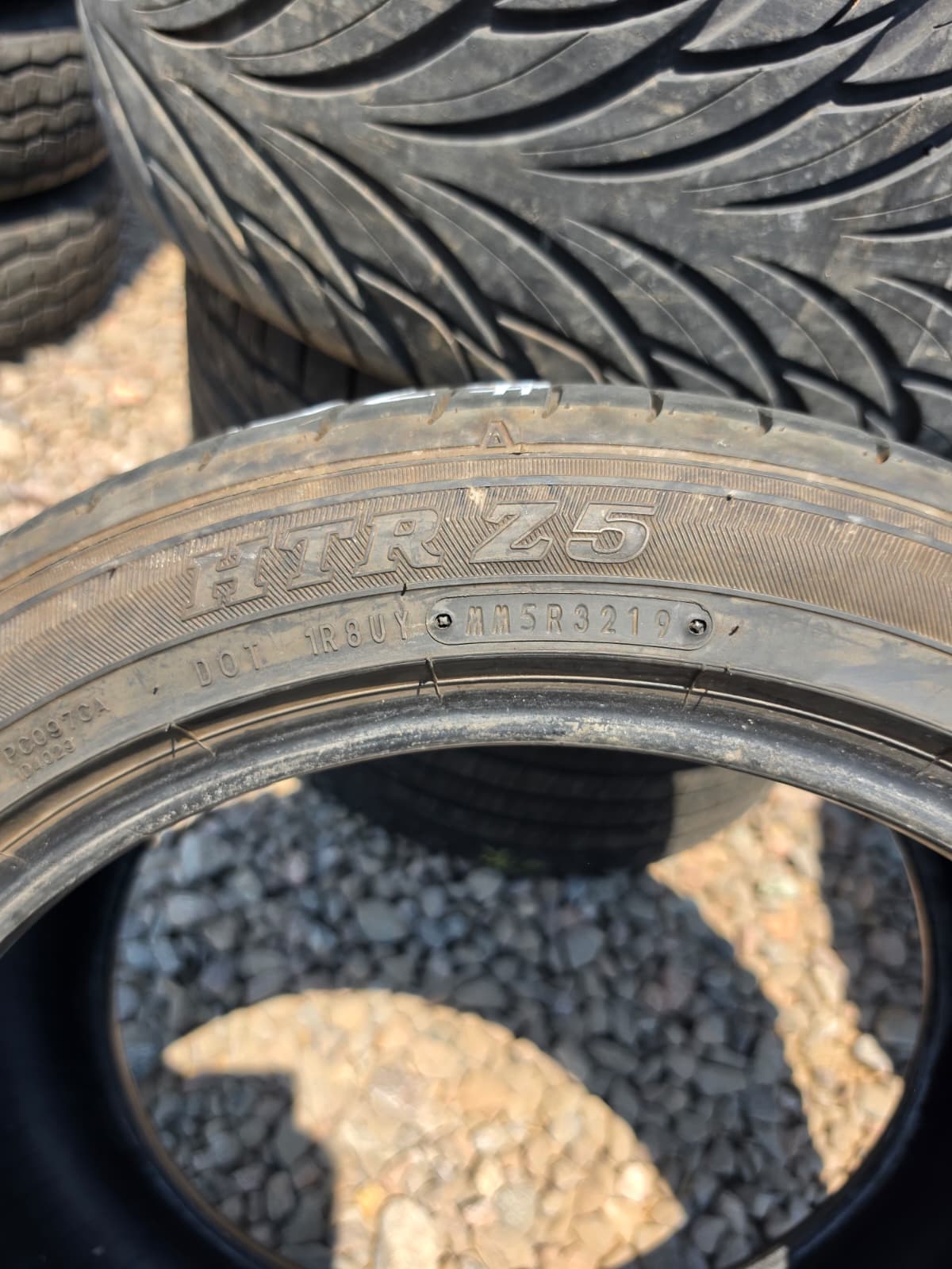 255/40R17 Single (1 Used Tire) Sumitomo Htr Z5