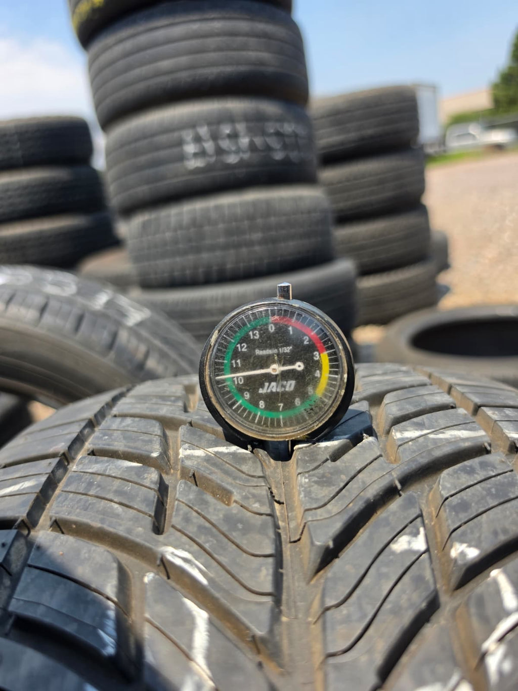 255/40R17 Single (1 Used Tire) Bfgoodrich Gforce Comp 2