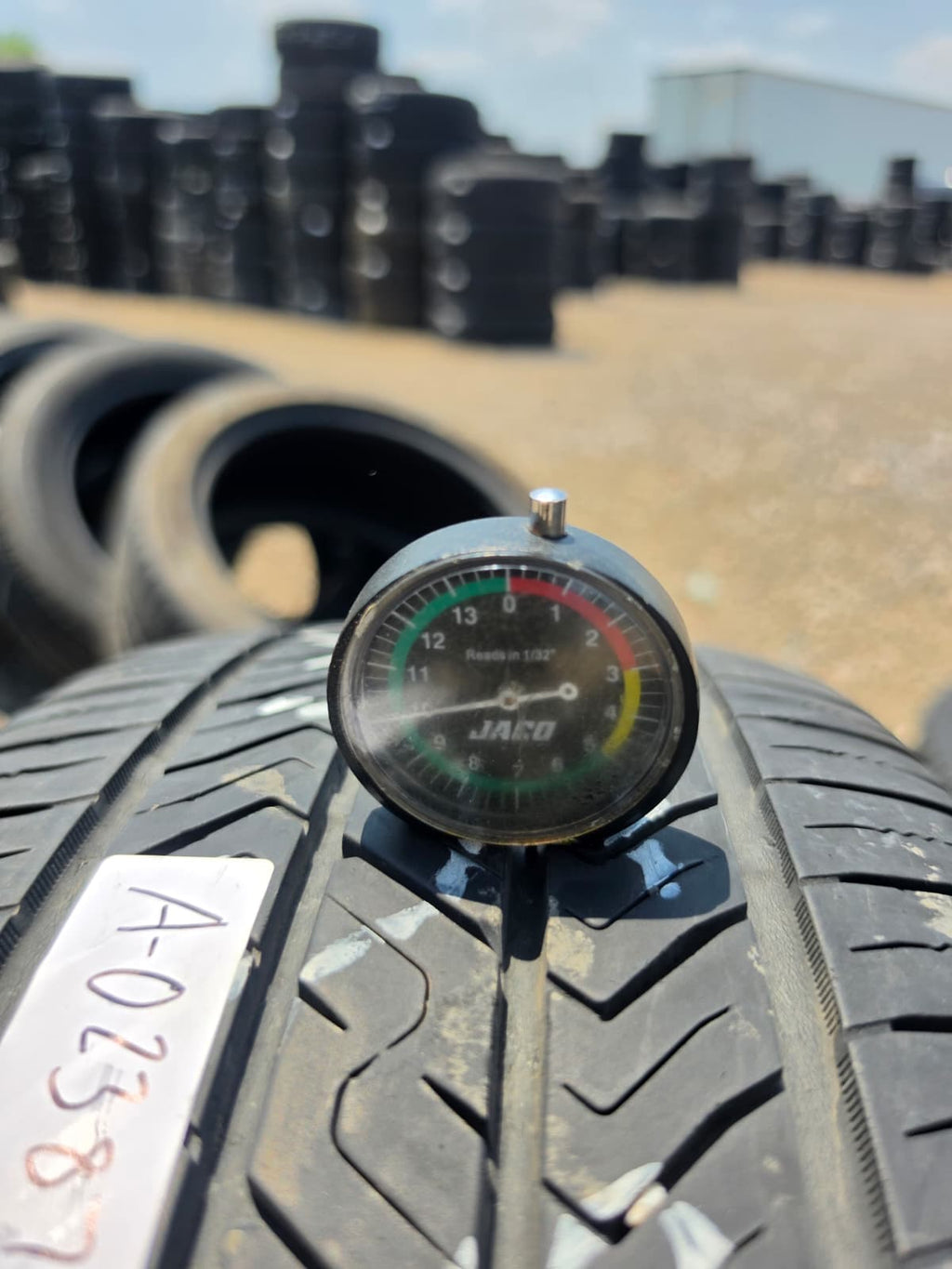215/55R17 Single (1 Used Tire) Toyo Extensa