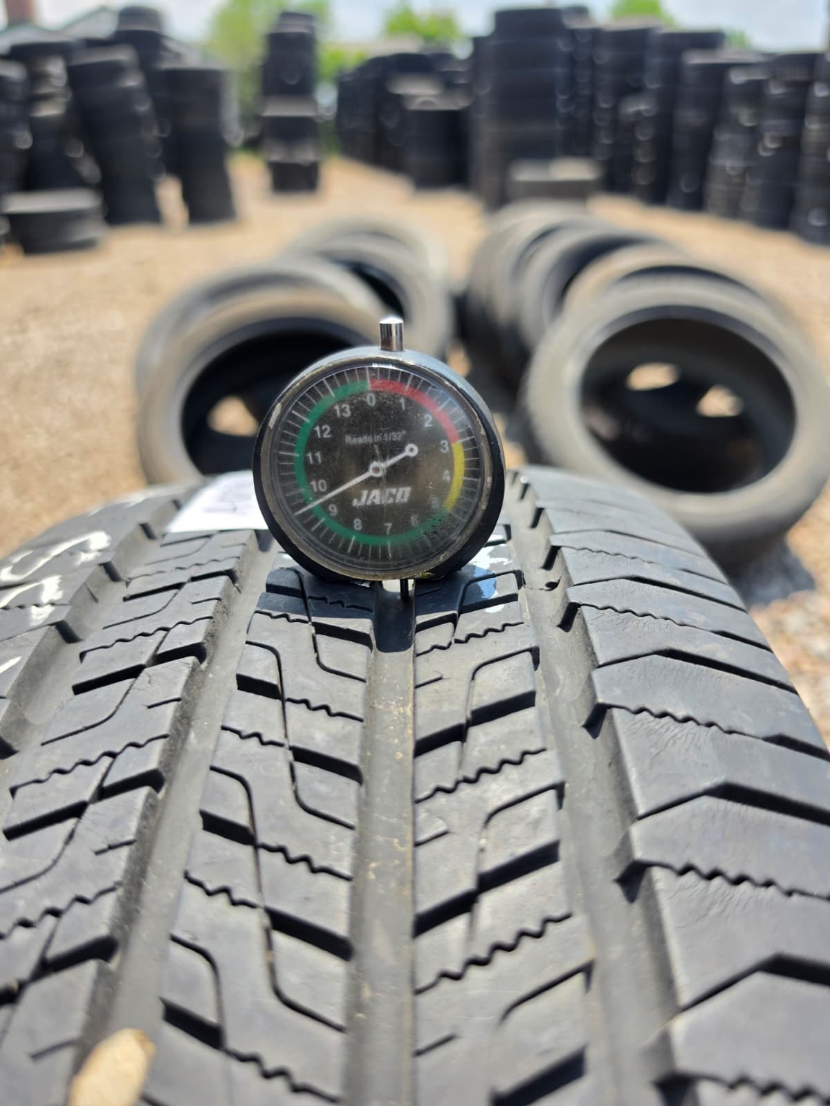 235/70R16 Single (1 Used Tire) Pathfinder Pathfinder HT