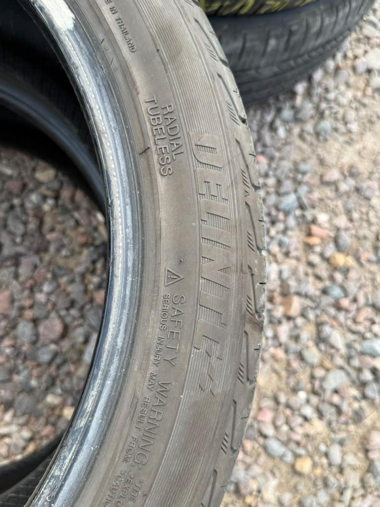 255/40R19 Pair (2 Used Tires) Delinte DH2