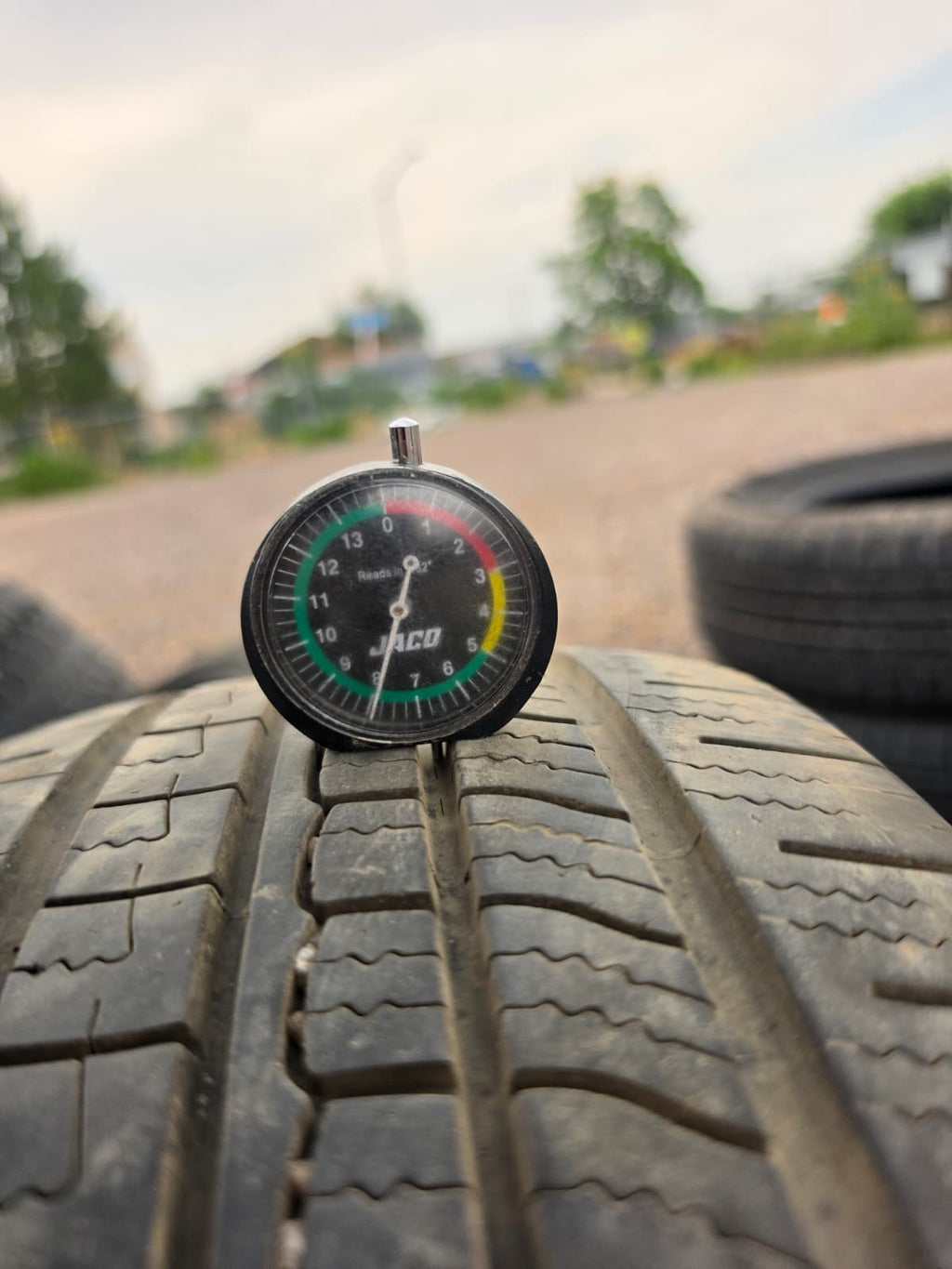 205/55R16 Single (1 Used Tire) Big O Legecy Tour Plus
