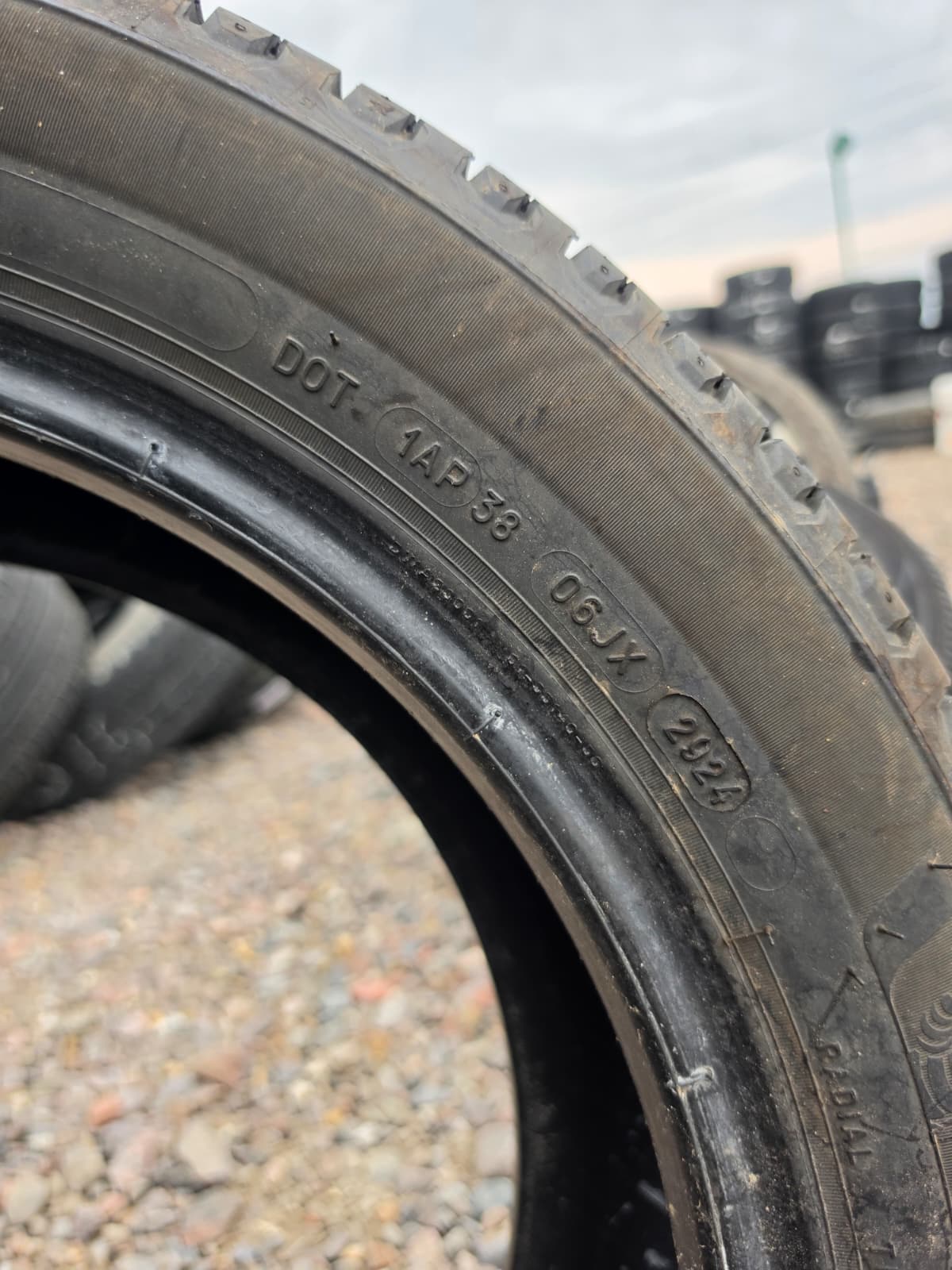 215/50R17 Single (1 Used Tire) Michelin Defender 2