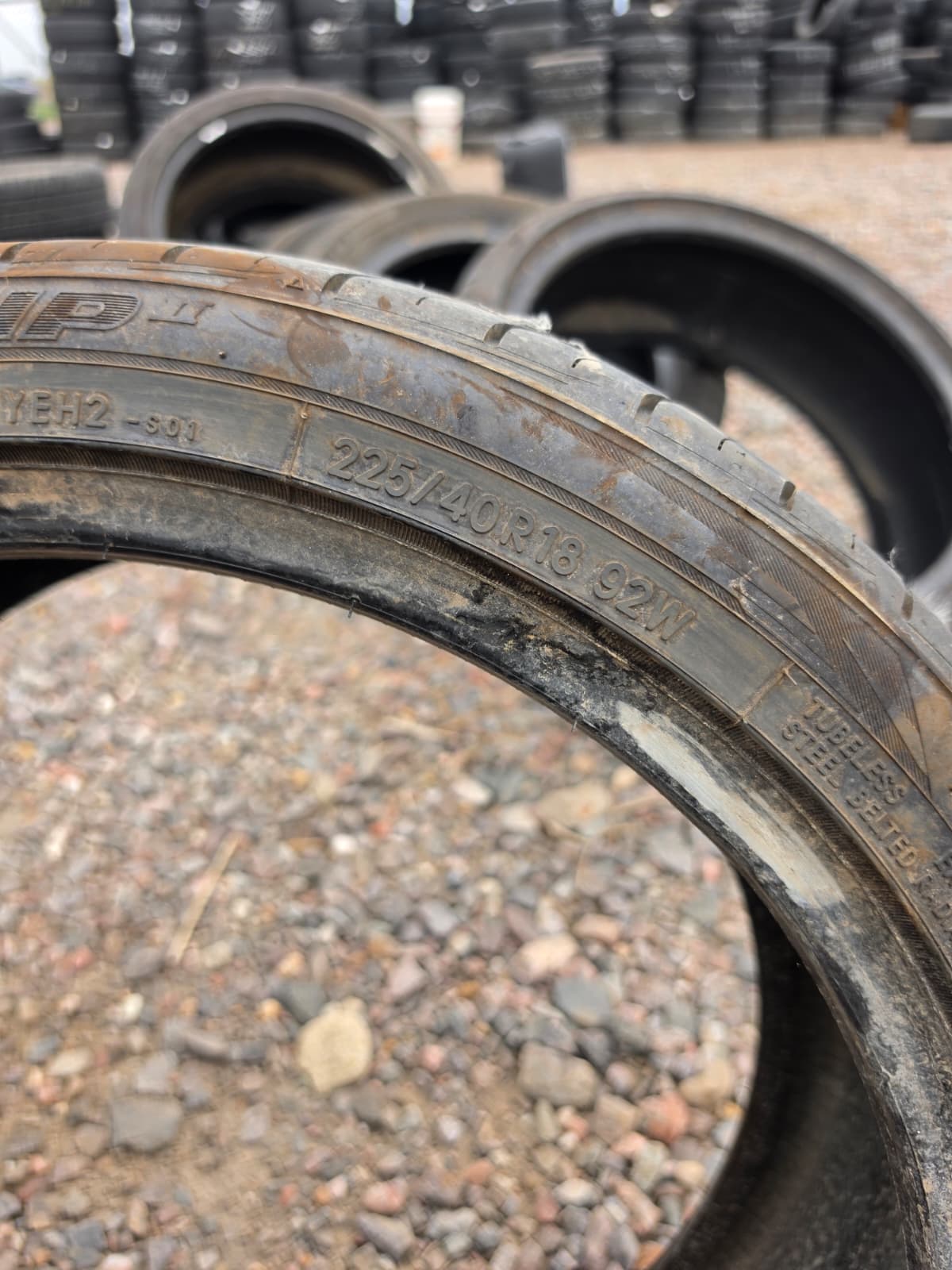 225/40R18 Single (1 Used Tire) Toyo Extensa
