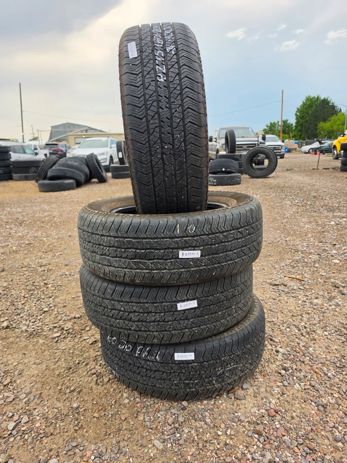 275/60R20 Set (4 Used Tire) Kankook DynaPro AT2
