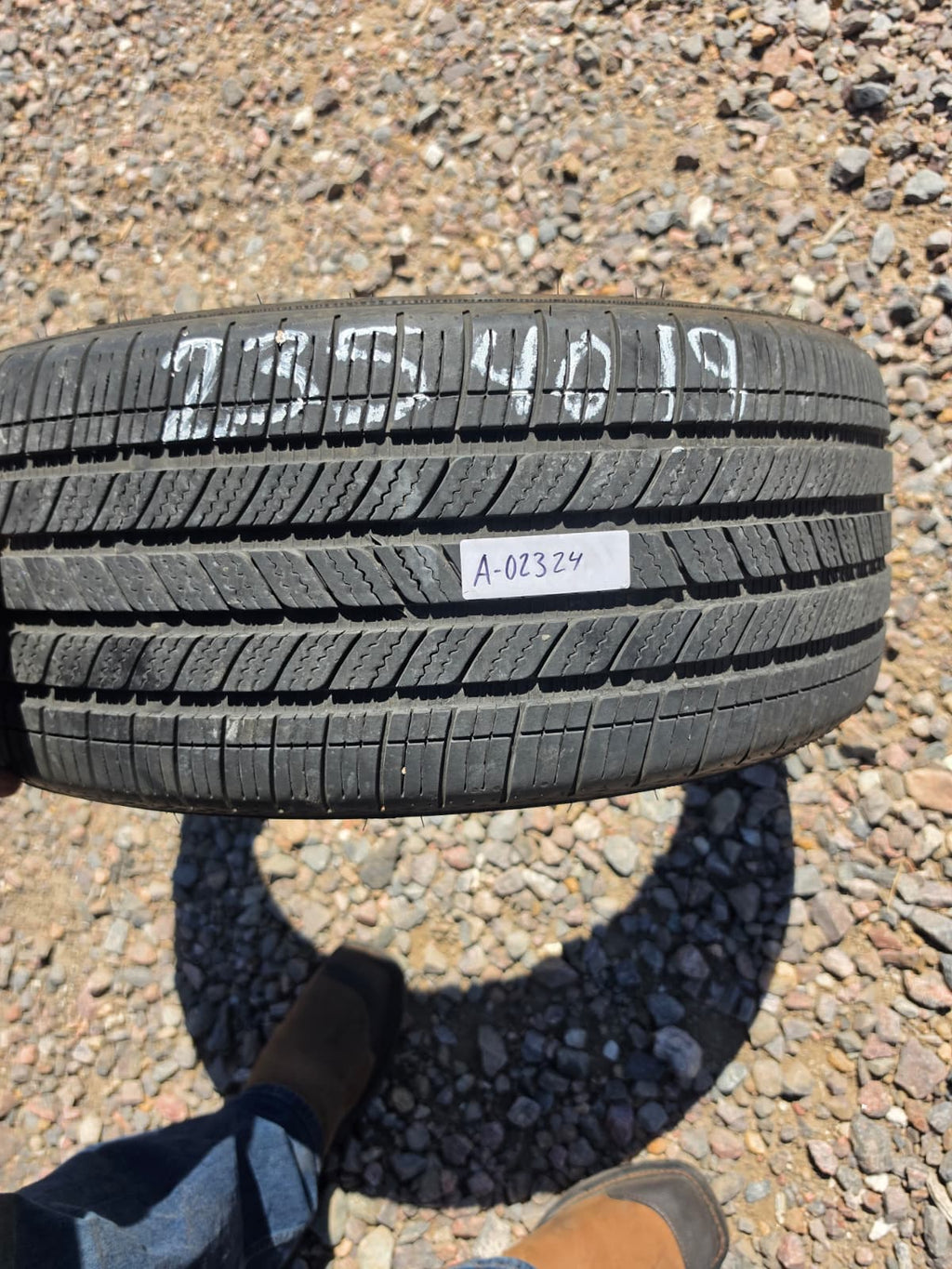 235/40R19 Single (1 Used Tire) Bridgestone Turanza