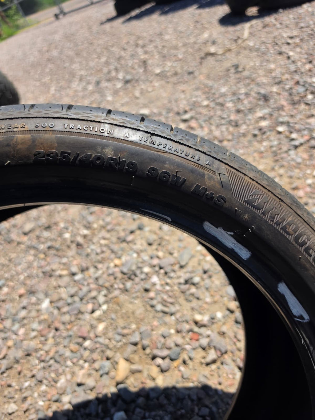 235/40R19 Single (1 Used Tire) Bridgestone Turanza