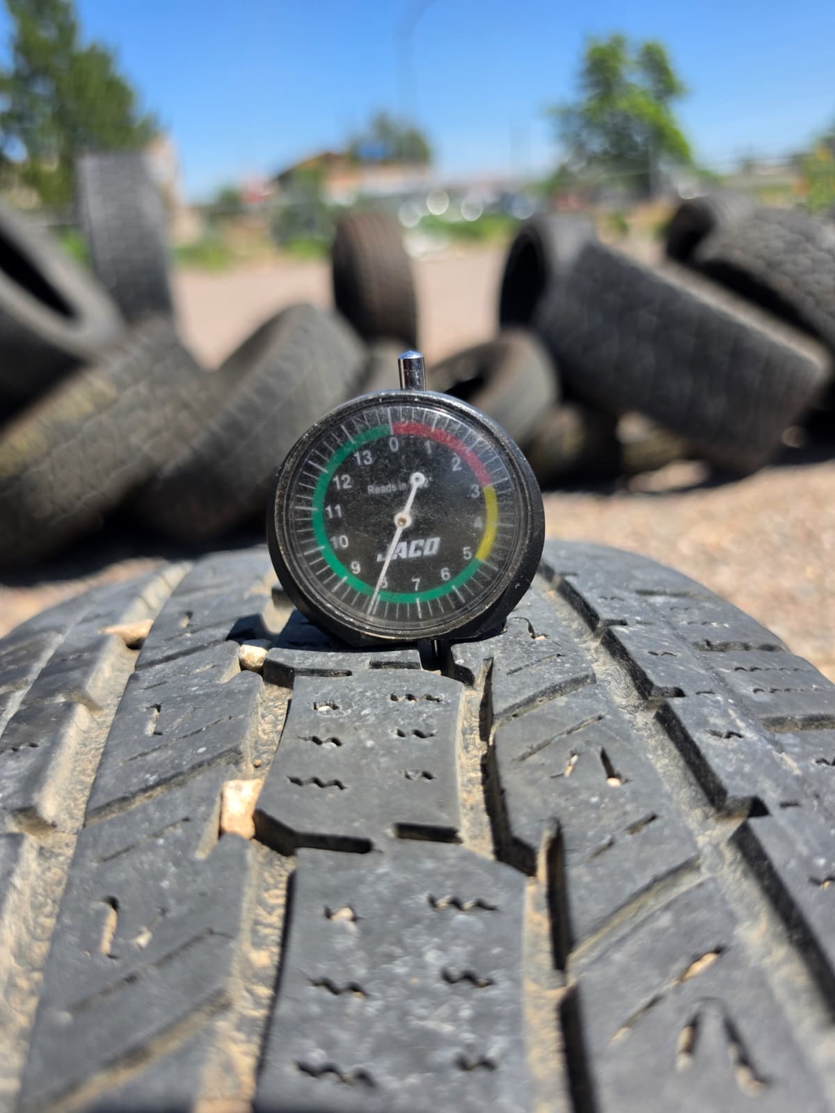 235/75R15 Single (1 Used Tire) General Graber