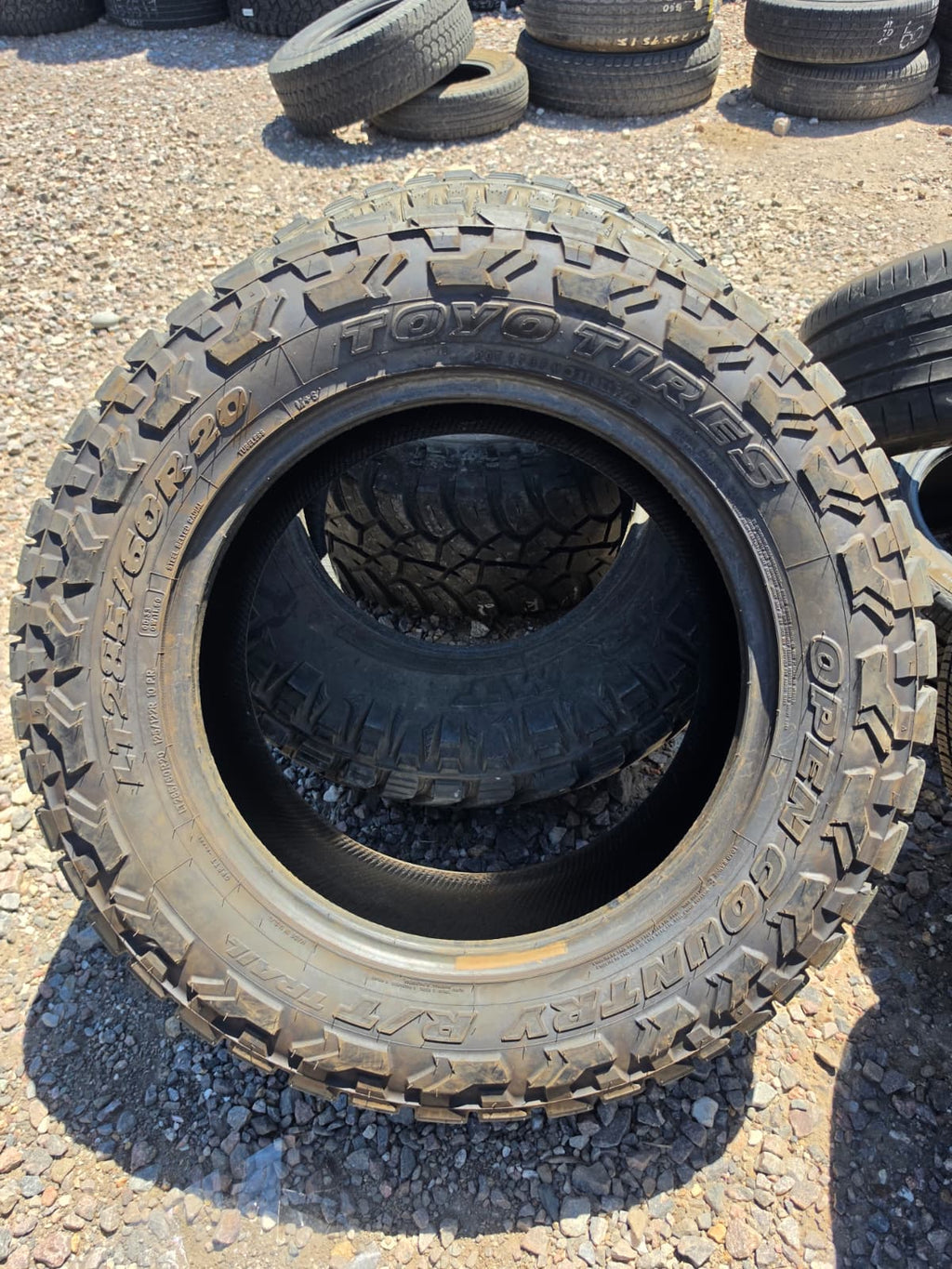 LT285/60R20 Single (1 Used Tire) Toyo Open Country