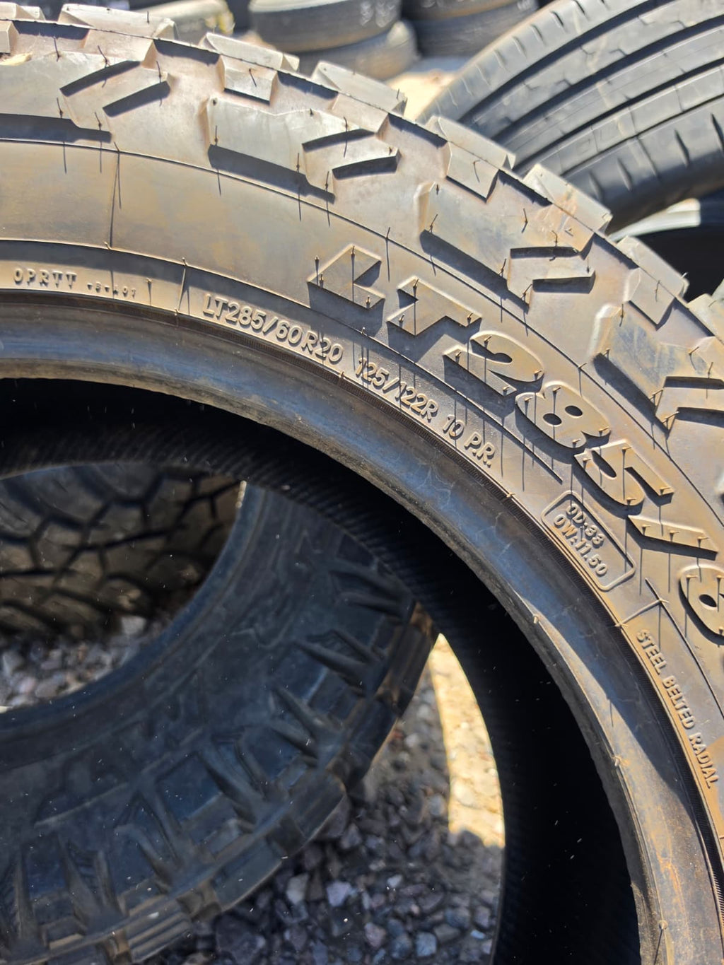 LT285/60R20 Single (1 Used Tire) Toyo Open Country