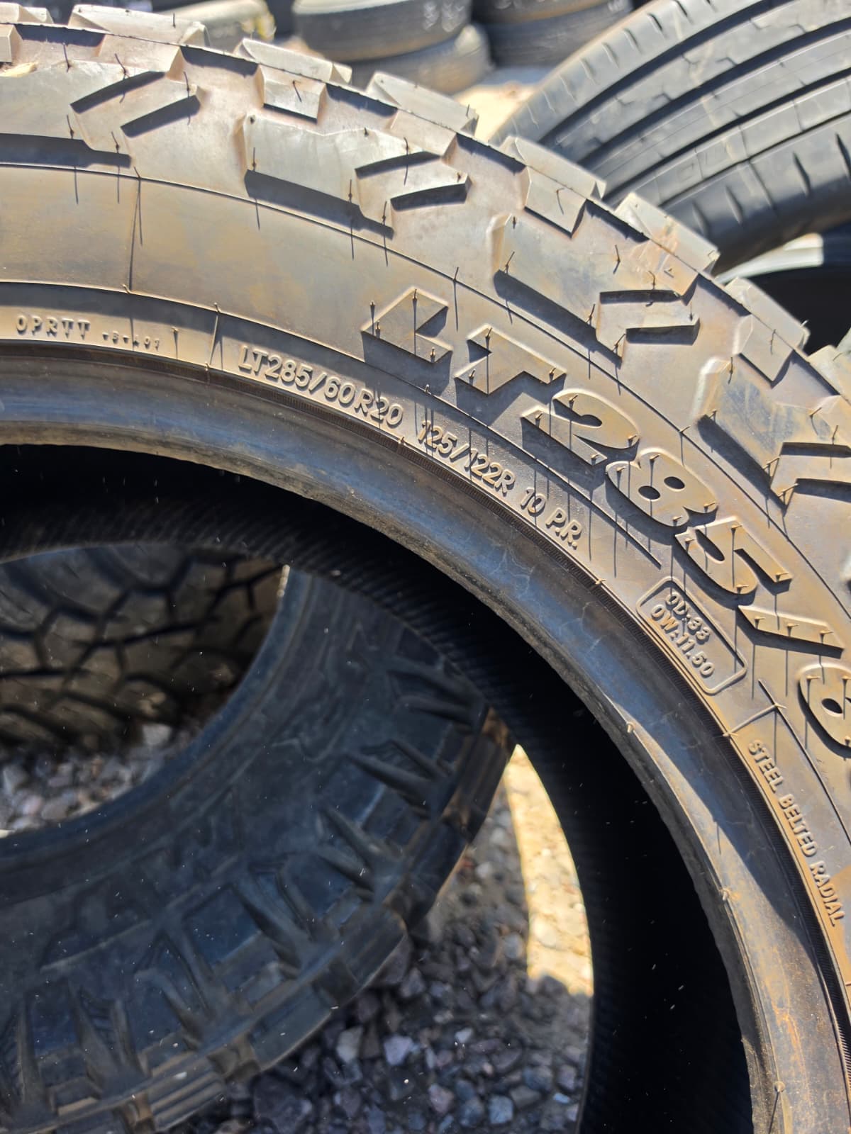 LT285/60R20 Single (1 Used Tire) Toyo Open Country
