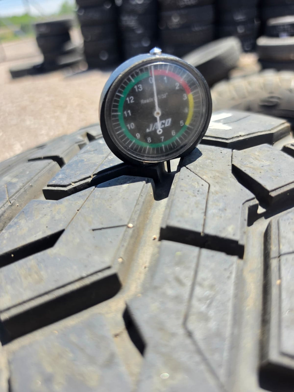 LT285/60R20 Single (1 Used Tire) Toyo Open Country