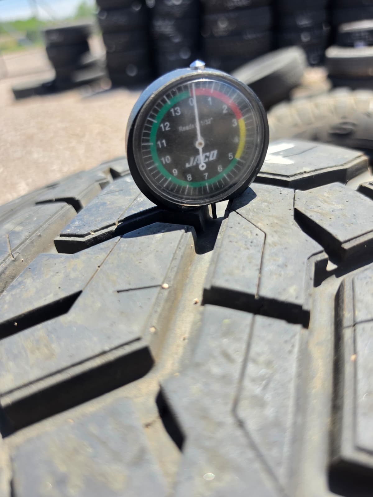 LT285/60R20 Single (1 Used Tire) Toyo Open Country