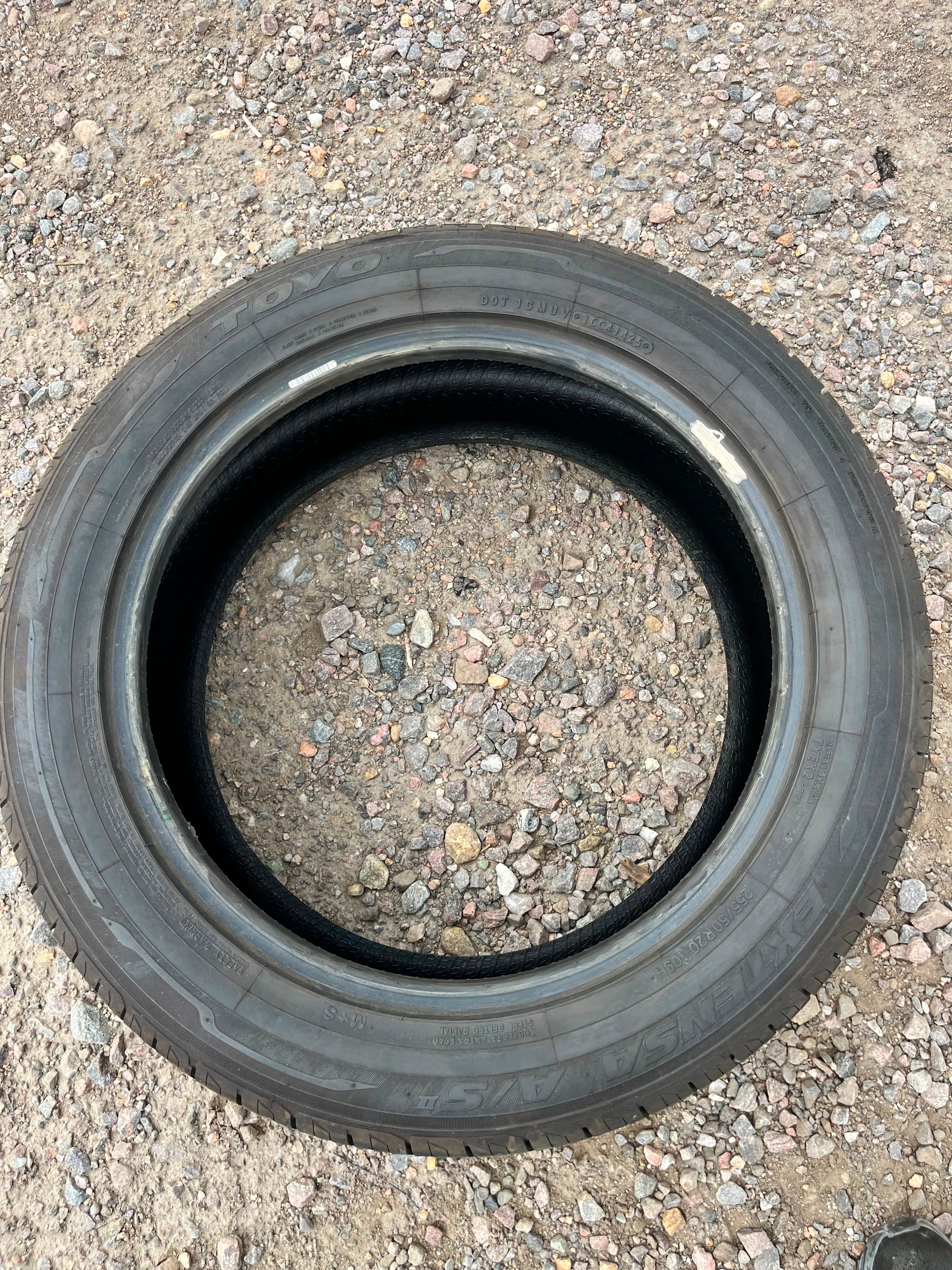 255/50R20 Set (4 Used Tires) Toyo Extensa