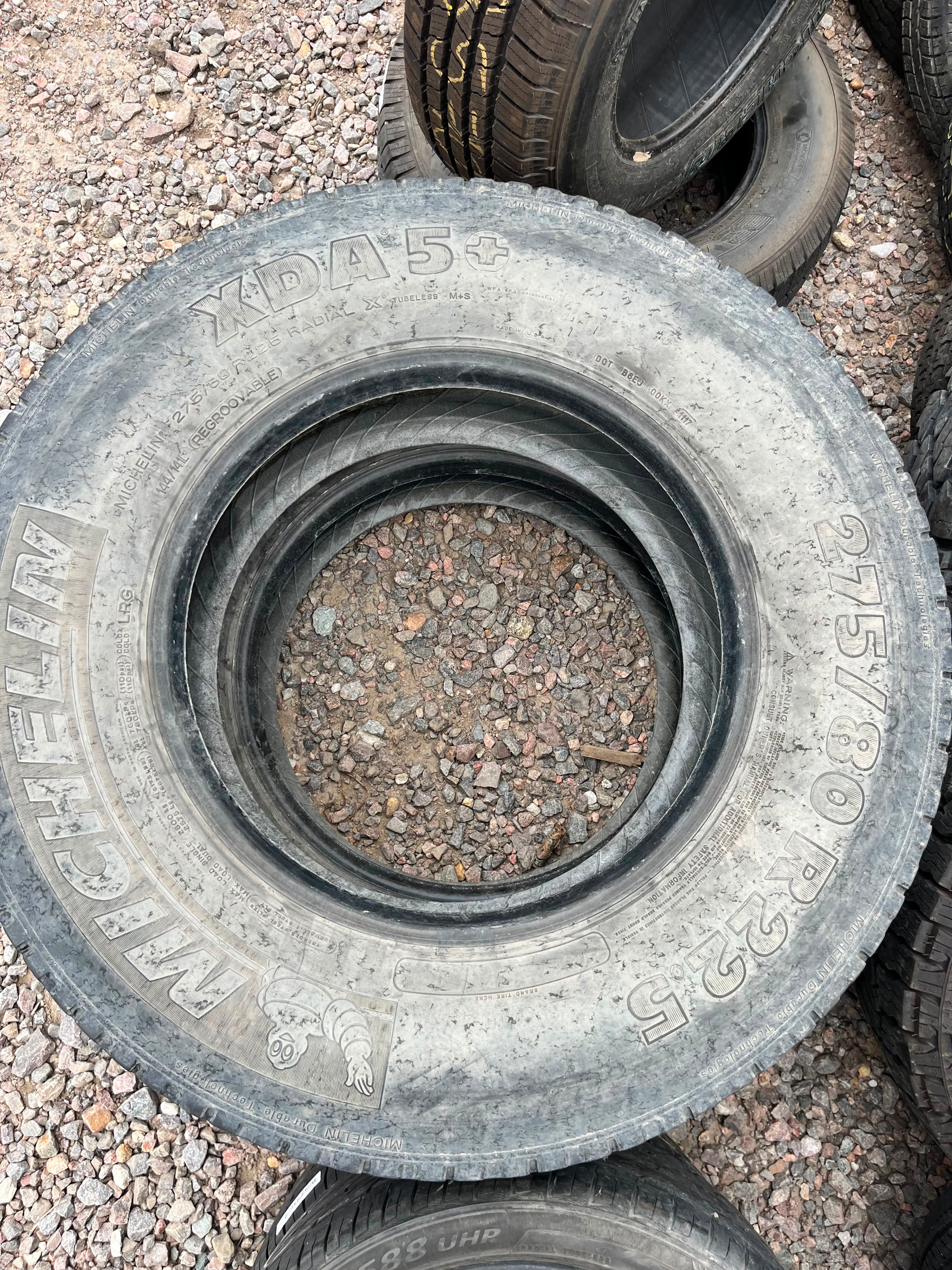 275/80R22.5 Pair (2 Used Tires) Michelin XDA 5+