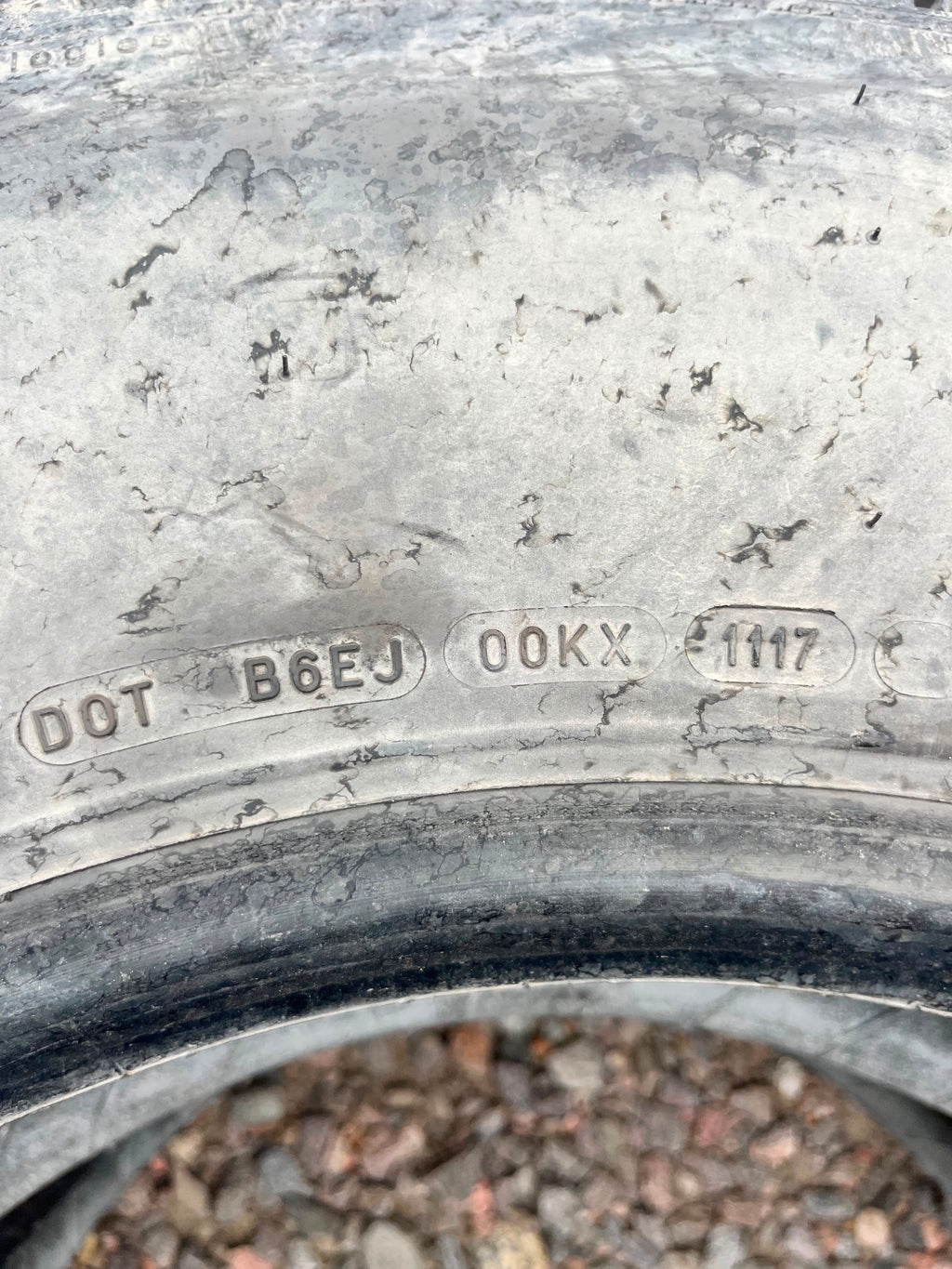 275/80R22.5 Pair (2 Used Tires) Michelin XDA 5+