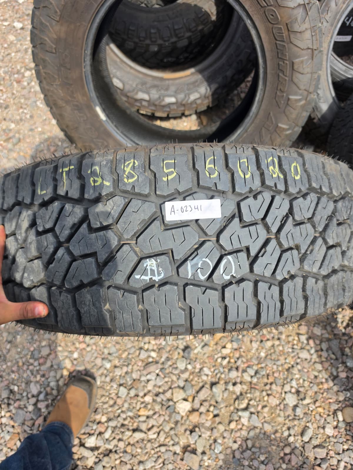 LT285/60R20 Single (1 Used Tire) Falken Wild Peak