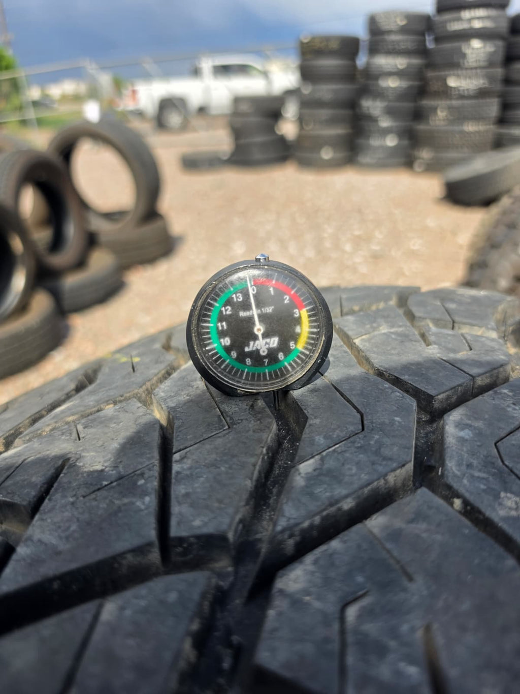 LT35x15.50R22 Single (1 Used Tire) Venmon Power Terra Hunter RT