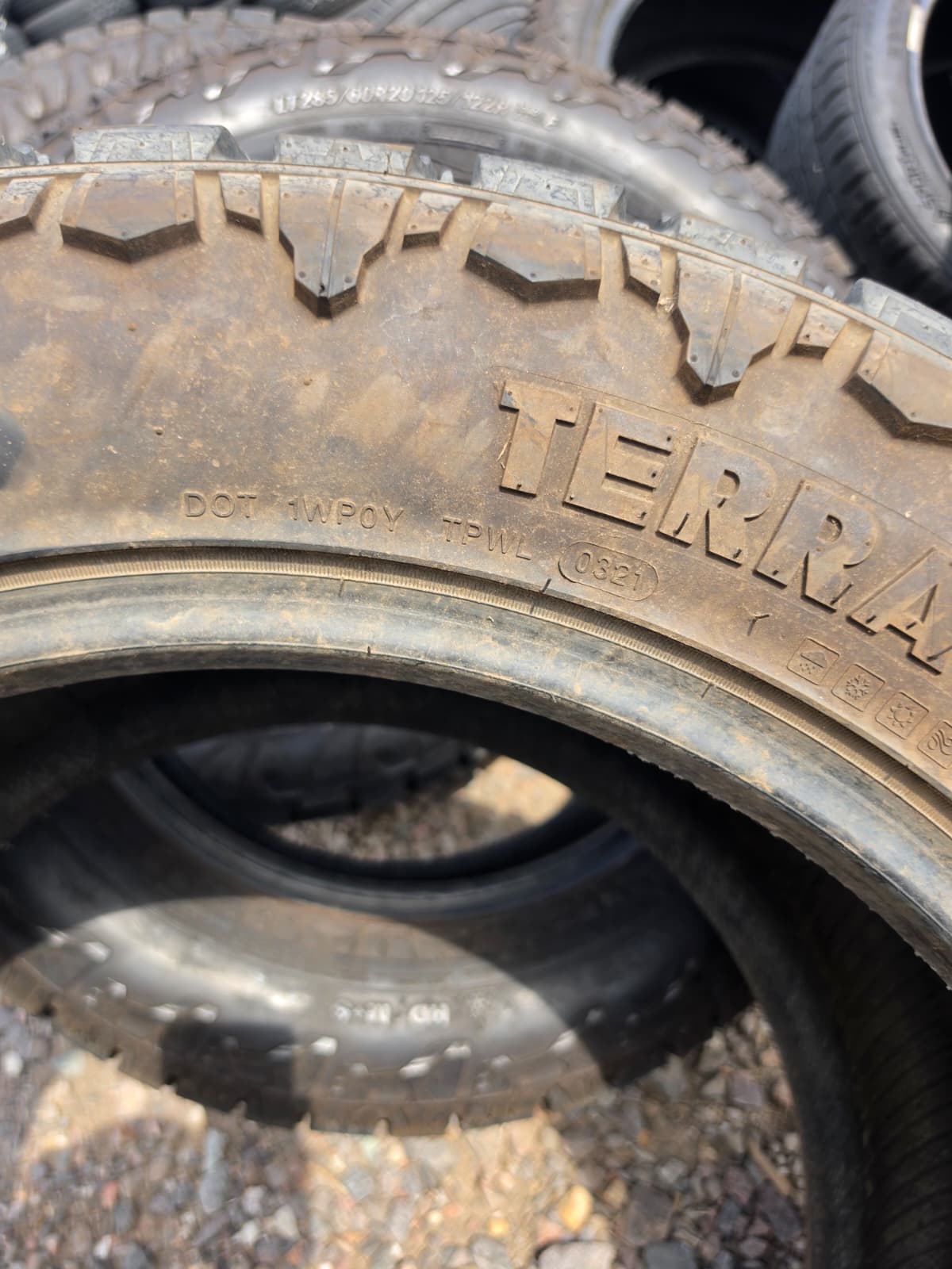 LT35x15.50R22 Single (1 Used Tire) Venmon Power Terra Hunter RT