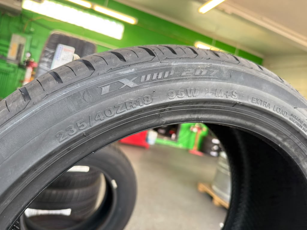 235/40R18 Set (4 Brand New Tires!!) Lexani LXUHP 207