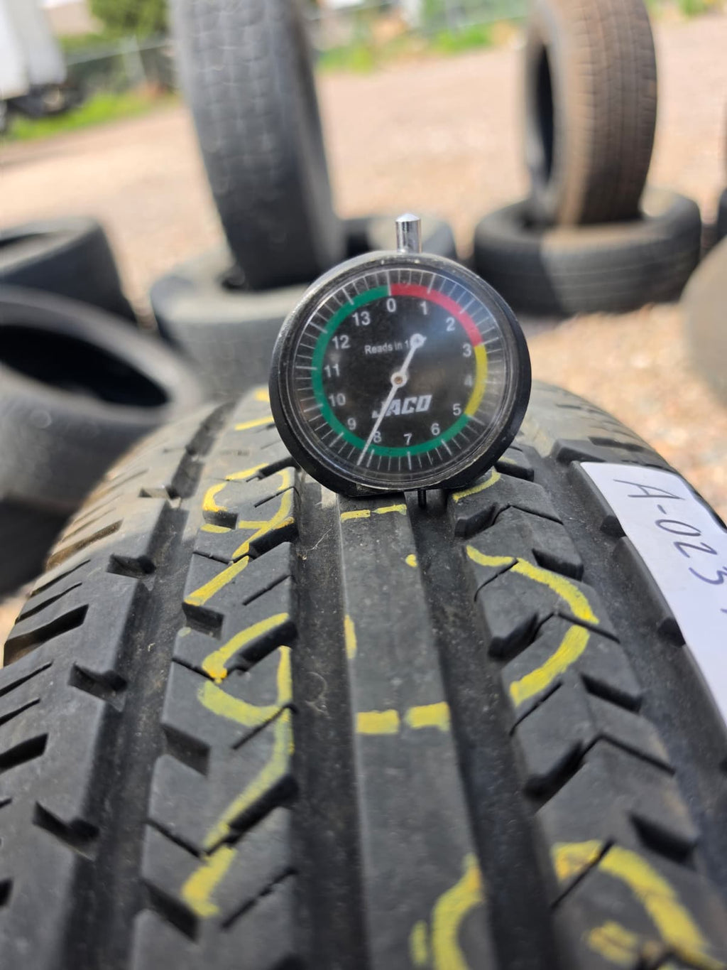 ST225/75R15 Single (1 Used Tire) HiSpec Oracle