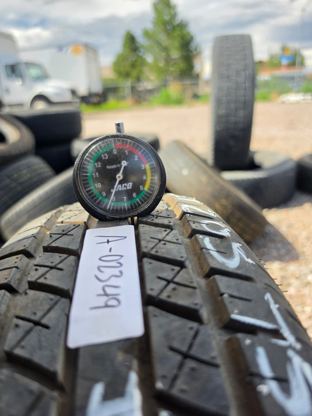 ST205/75R15 Single (1 Used Tire) Rainier ST