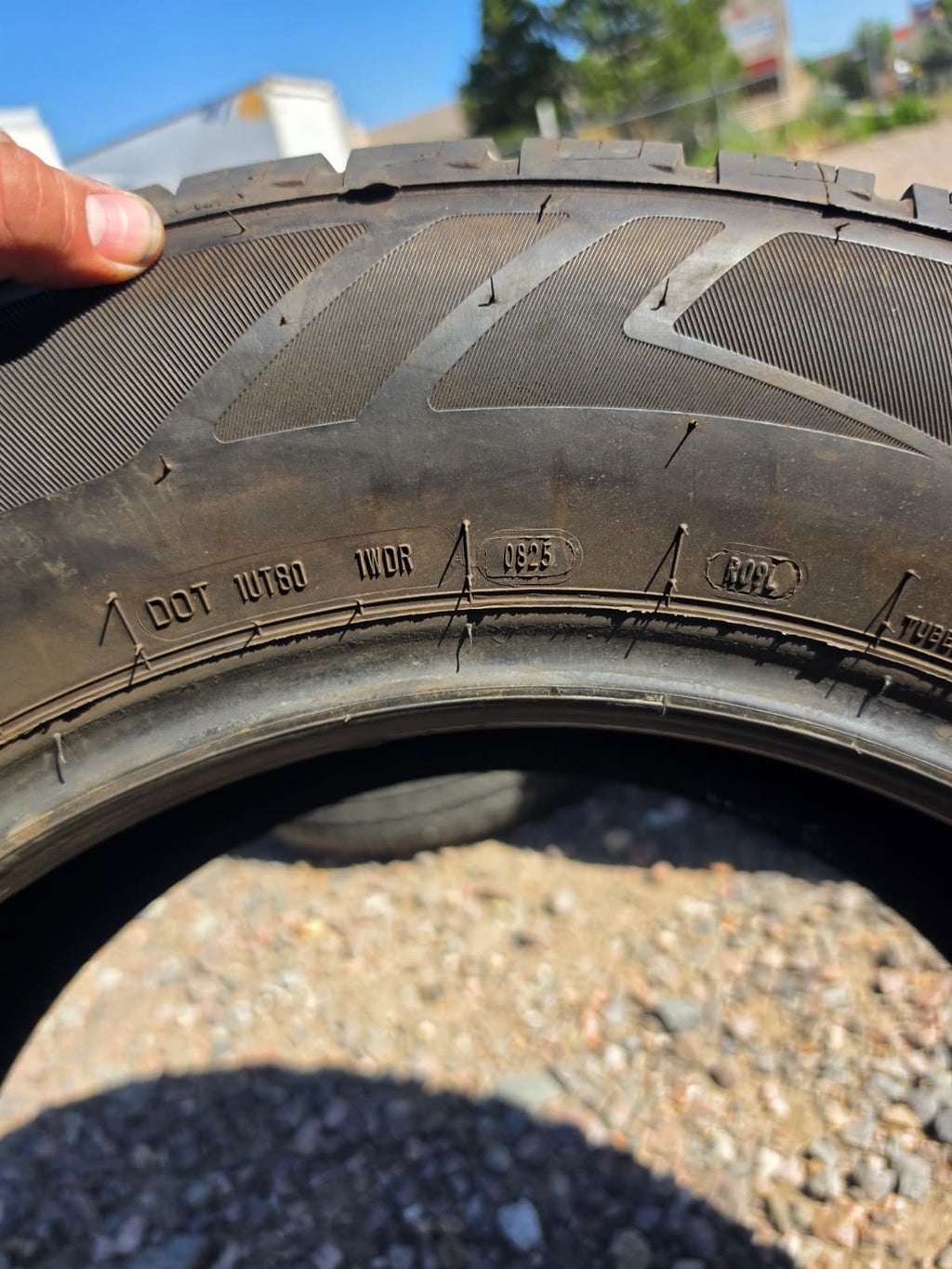 265/60R18 Single (1 Used Tire) Cooper Endeavor