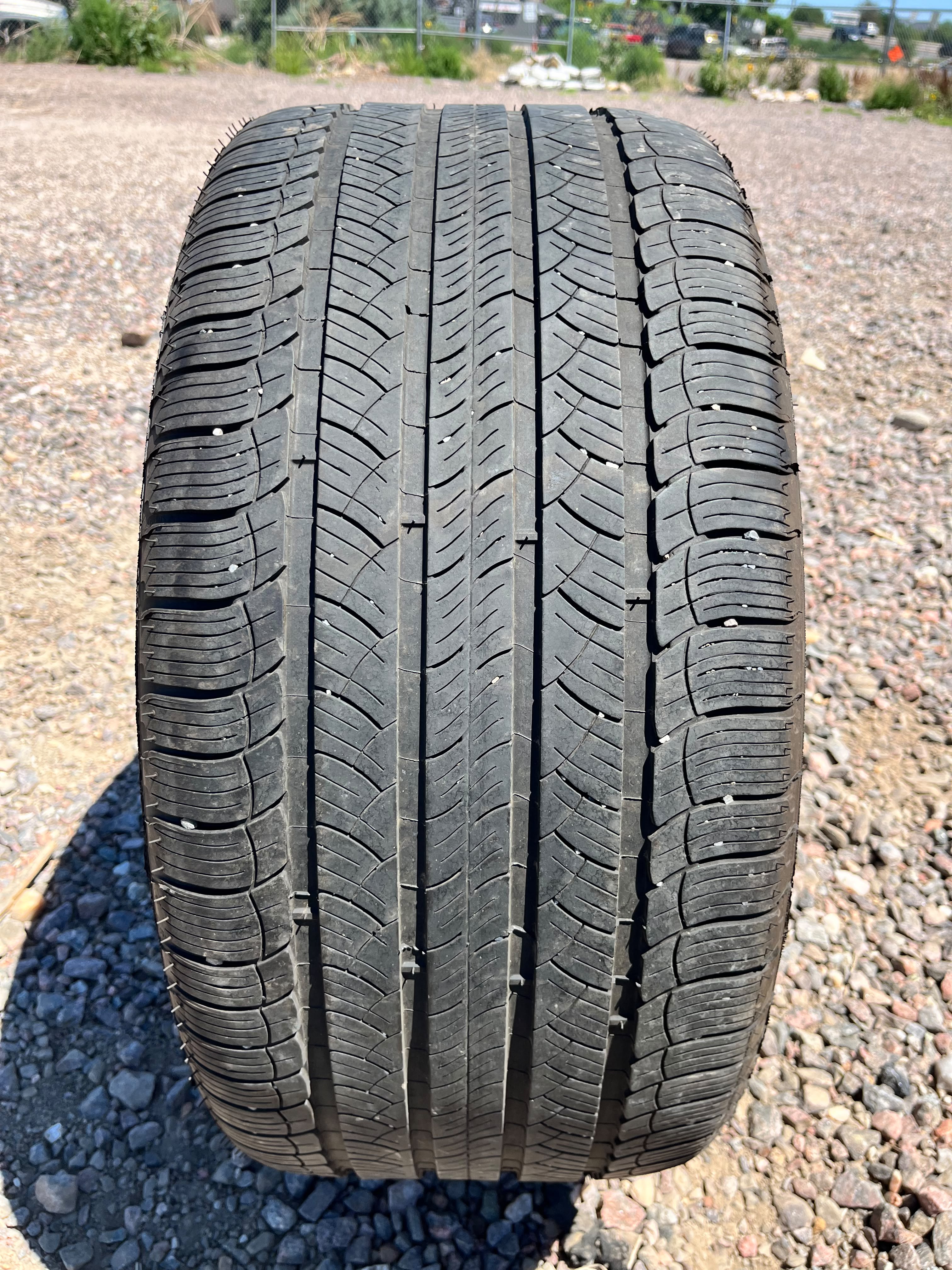 295/40R20 Single (1 Used Tire) Michelín Latitude Tour HP