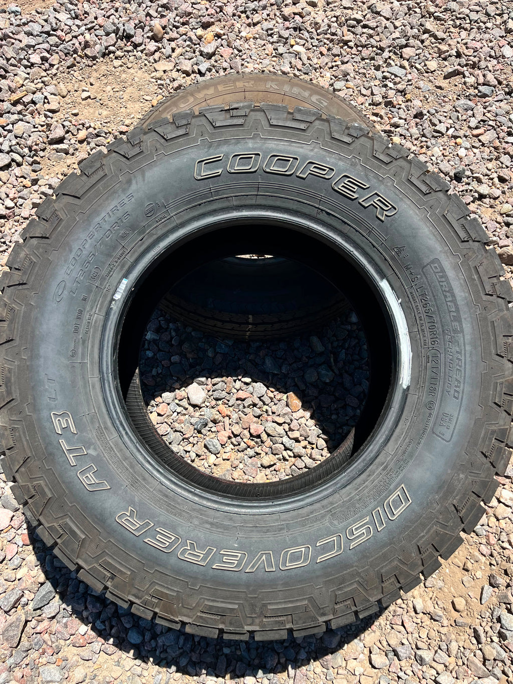 LT265/70R16 Single (1 Used Tire) Cooper Discoverer