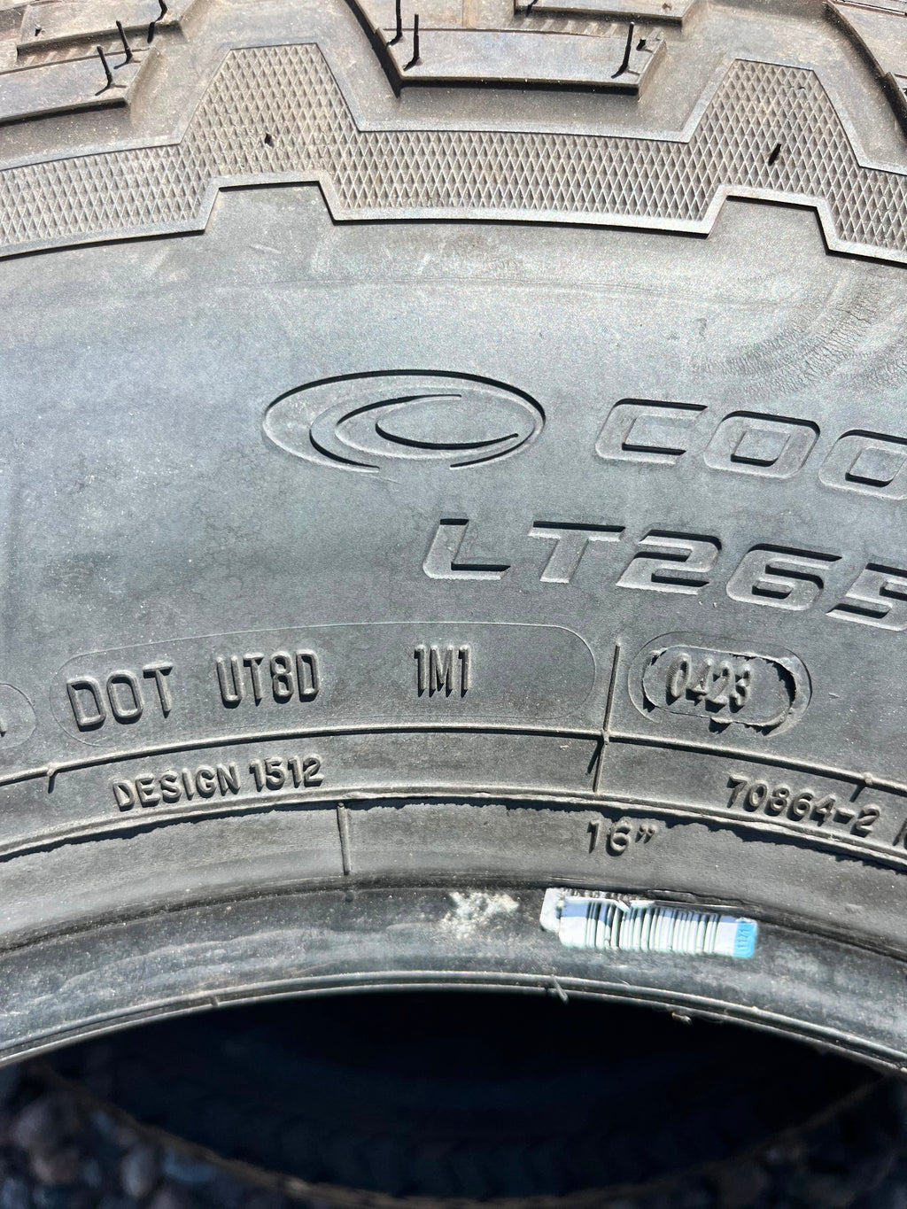 LT265/70R16 Single (1 Used Tire) Cooper Discoverer