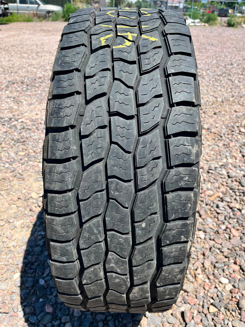 LT265/70R16 Single (1 Used Tire) Cooper Discoverer