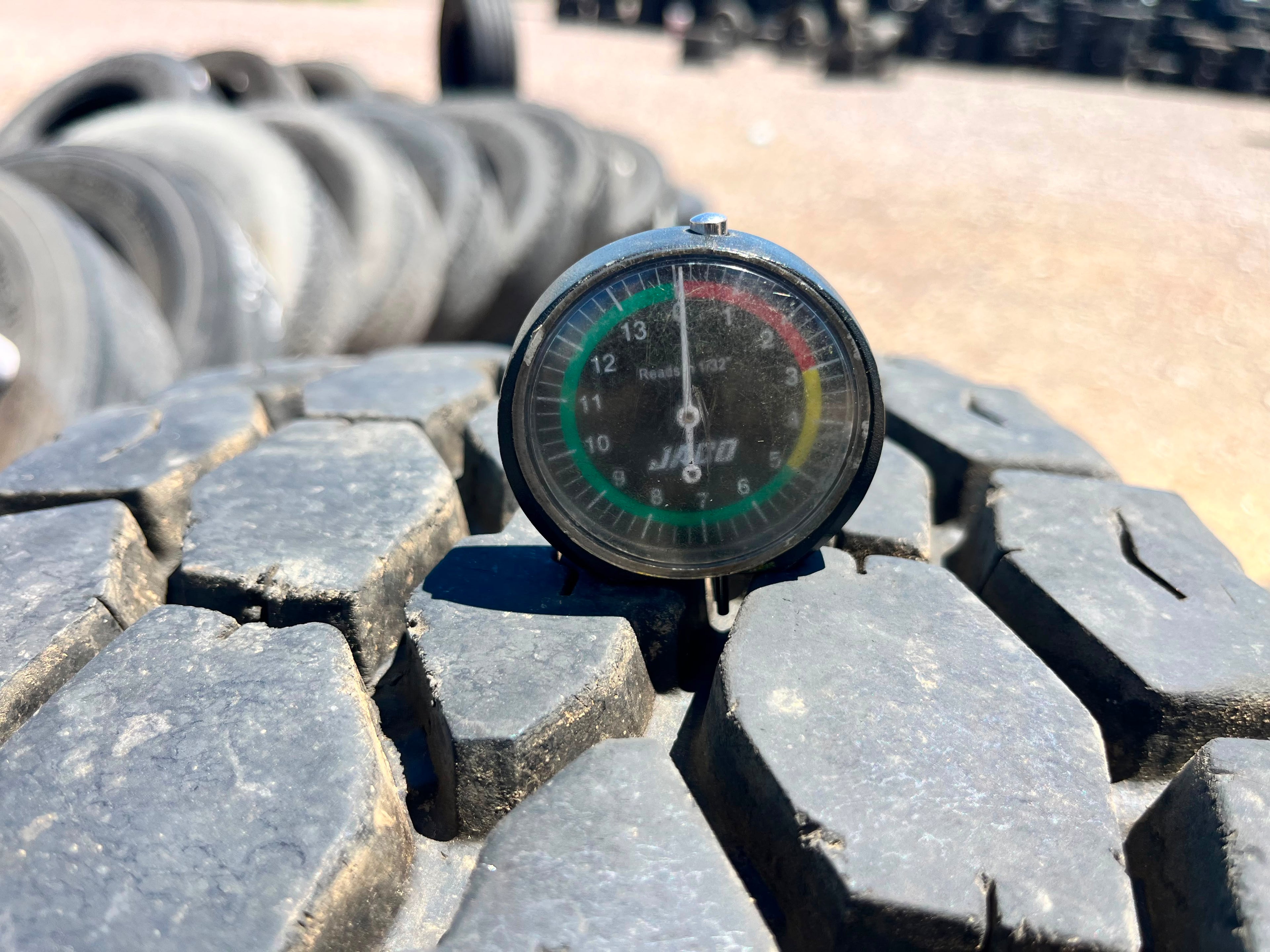 11R24.5 Single (1 Used Tire) Gladiator Qr92pos