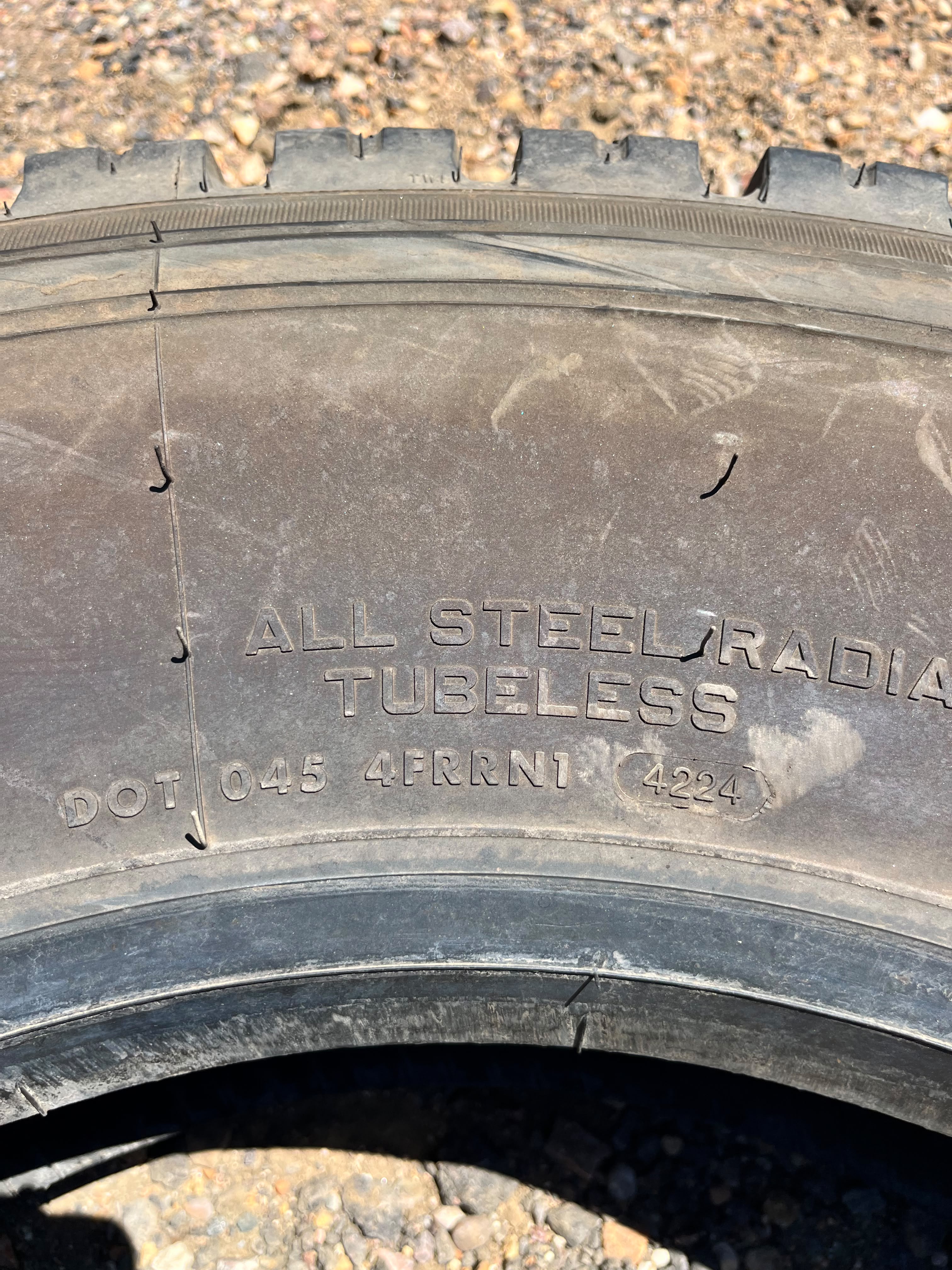 11R24.5 Single (1 Used Tire) Gladiator Qr92pos