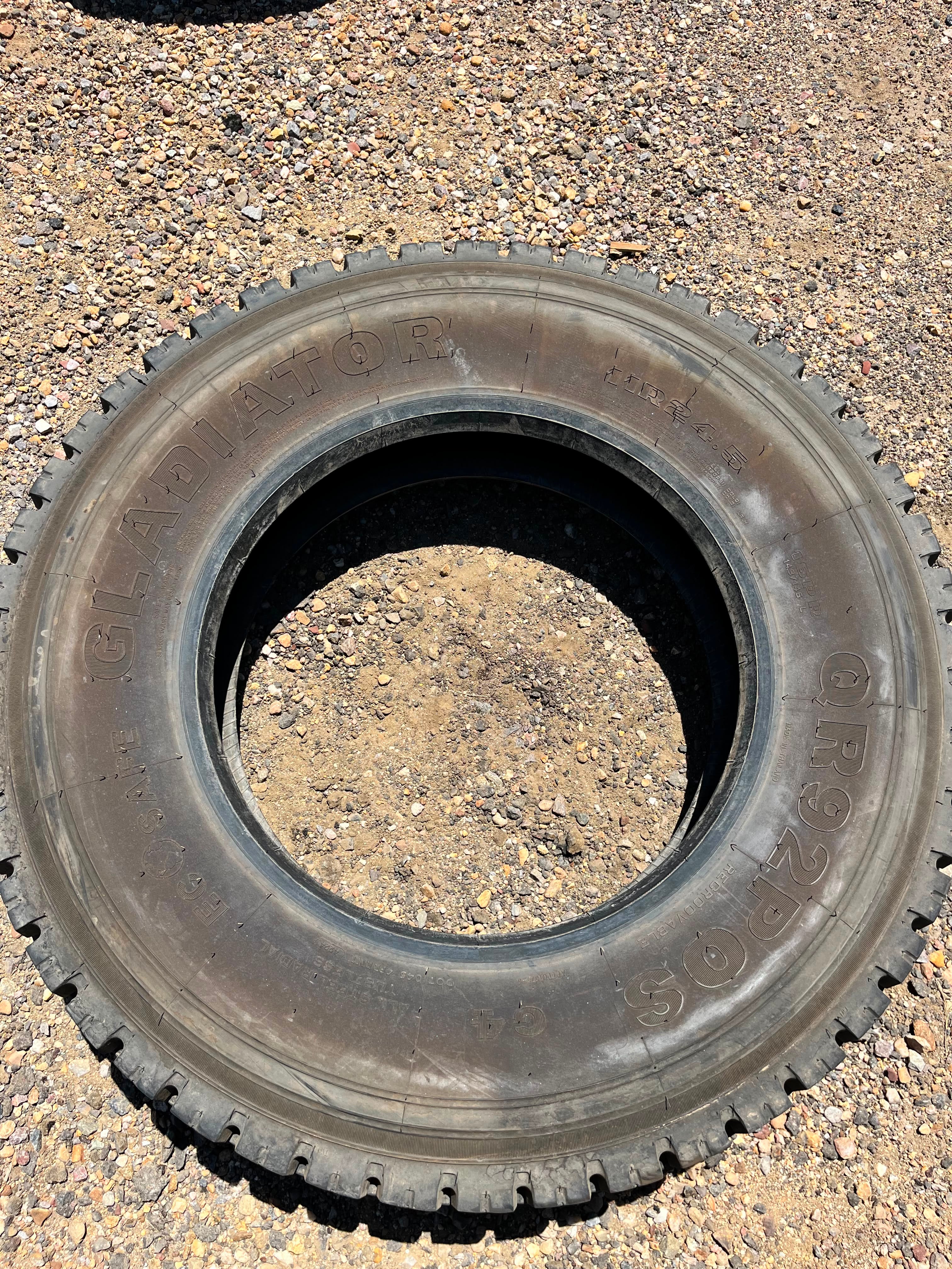 11R24.5 Single (1 Used Tire) Gladiator Qr92pos