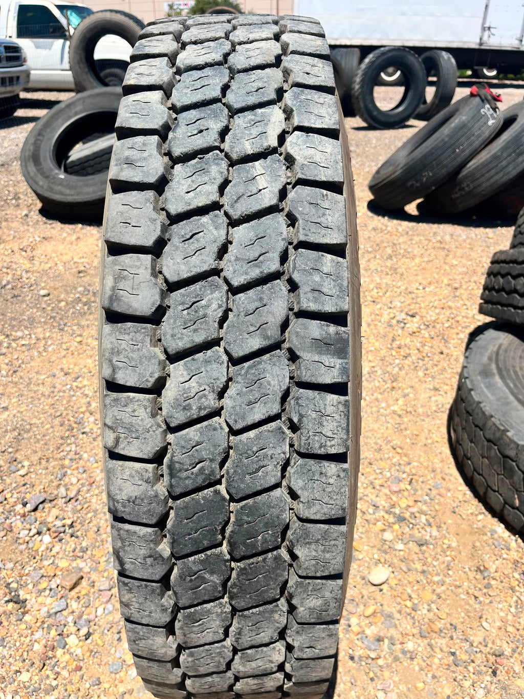 11R24.5 Single (1 Used Tire) Continental Hdr1
