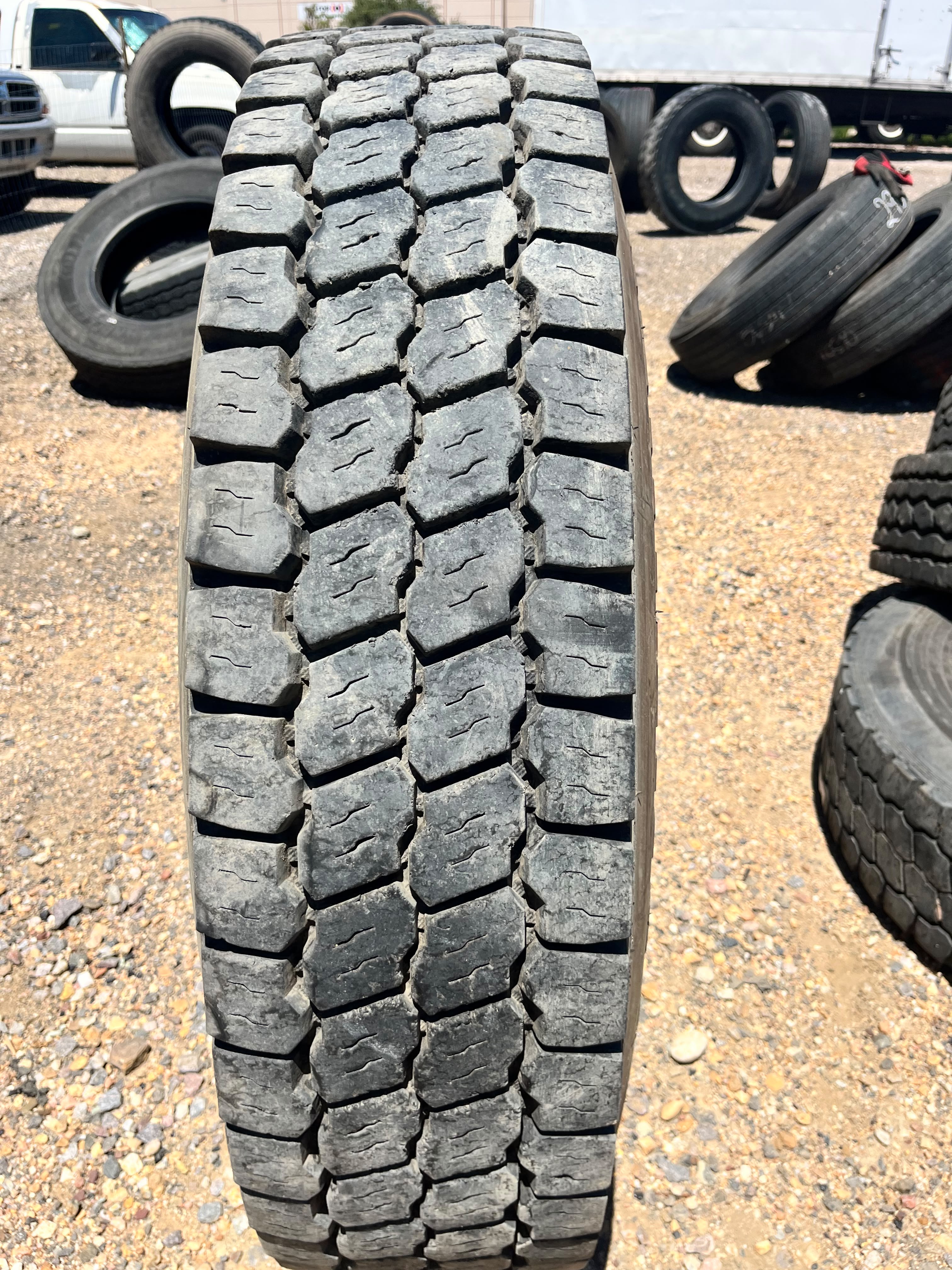 11R24.5 Single (1 Used Tire) Continental Hdr1