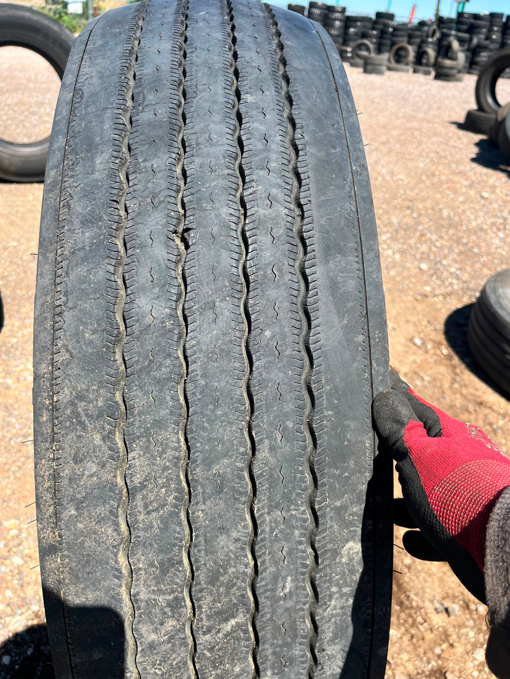 11R22.5 Single (1 Used Tire) Michelin X Line Energy