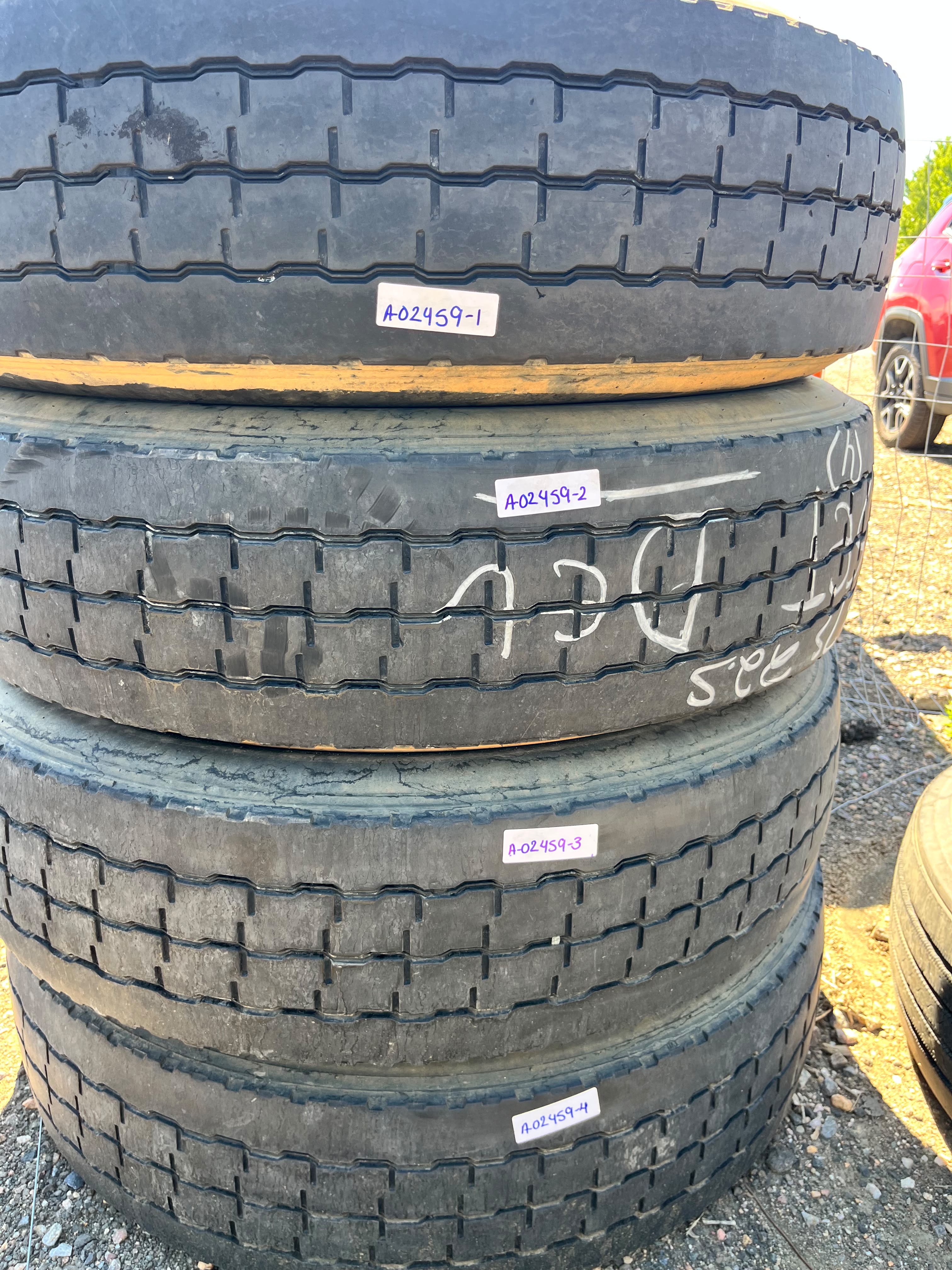 295/75R22.5 Set (4 Used Tires) Trazano CM983